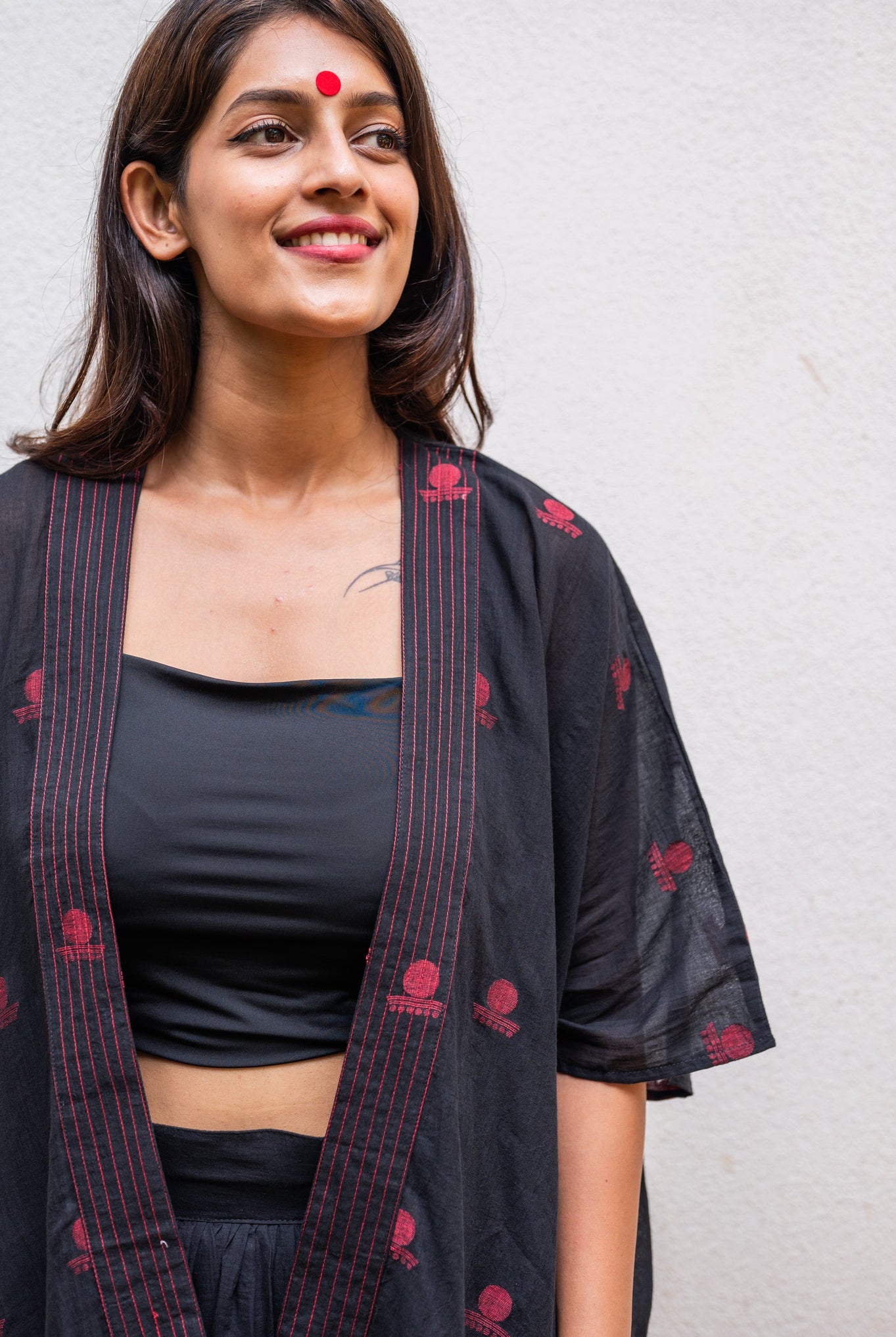 Aastey Black Jamdani Jacket - CiceroniJacketsPrathaa