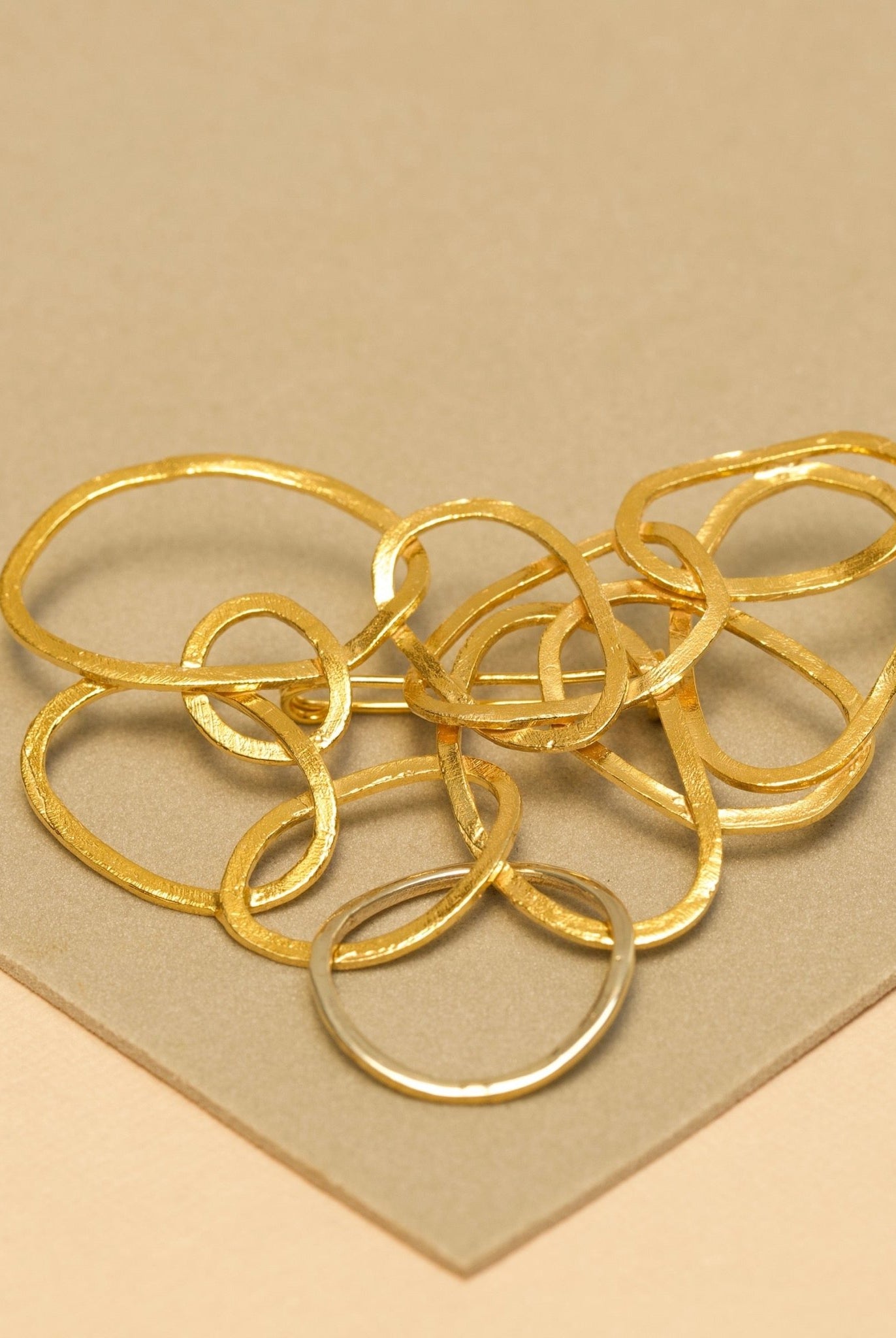 Abstract Brooch - CiceroniBroochMerald Curio
