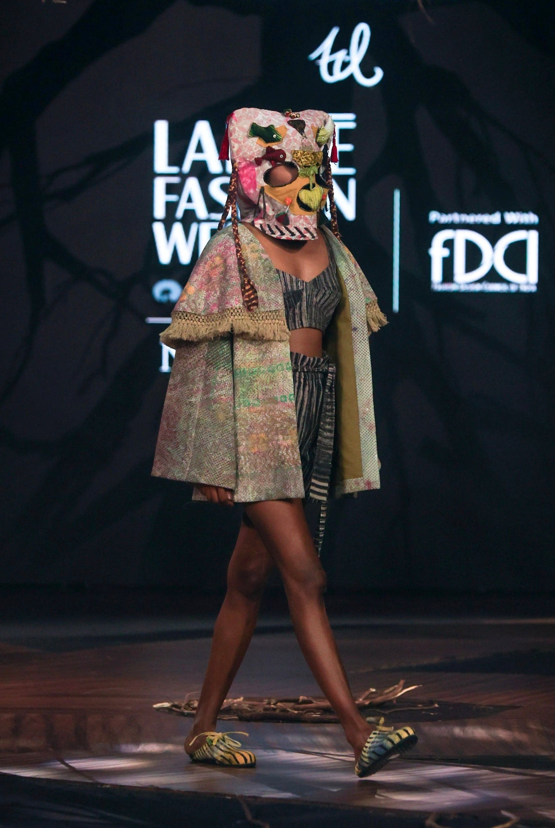 Achadda Cape Overlay - CiceroniJacketsTil