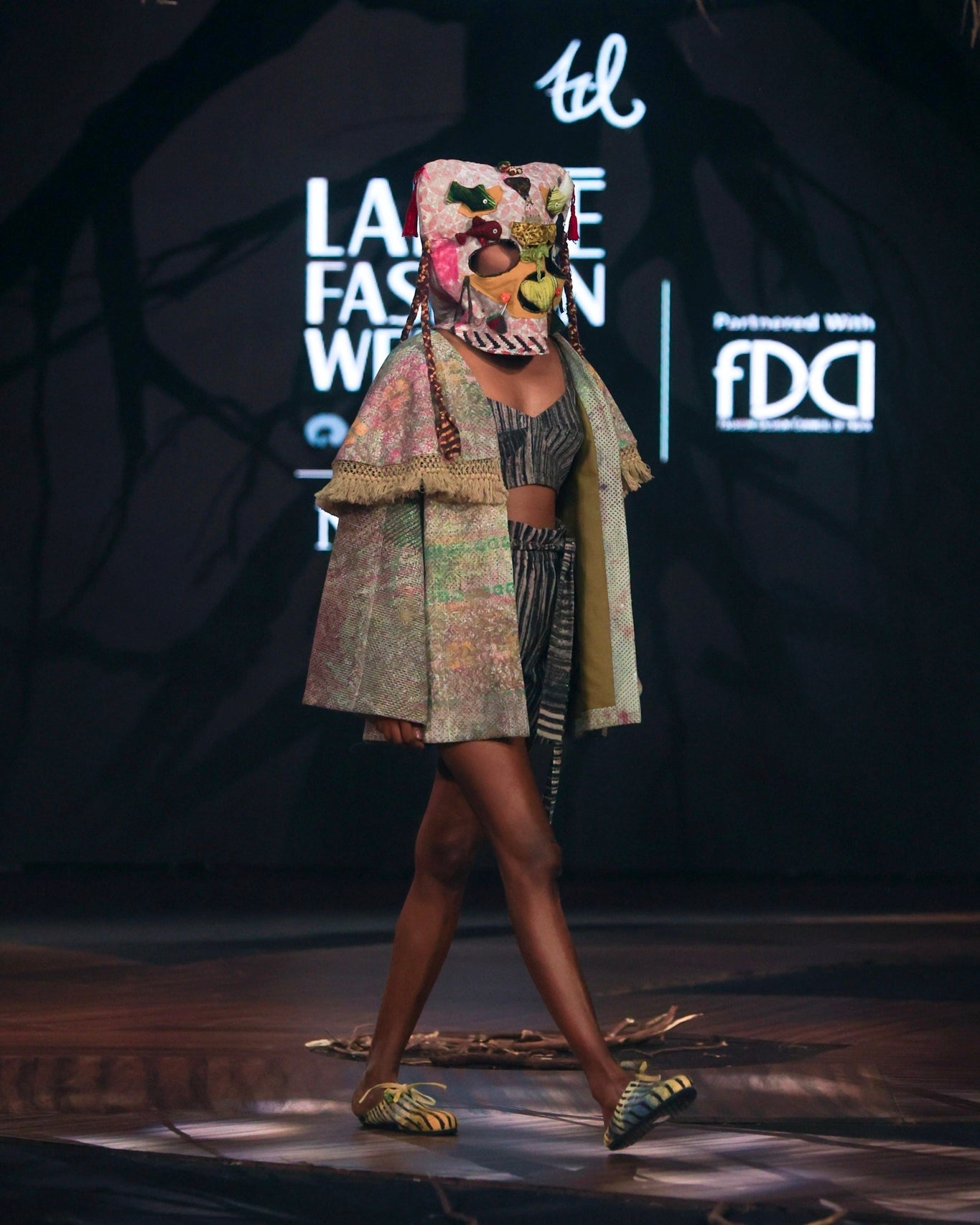 Achadda Cape Overlay - CiceroniJacketsTil