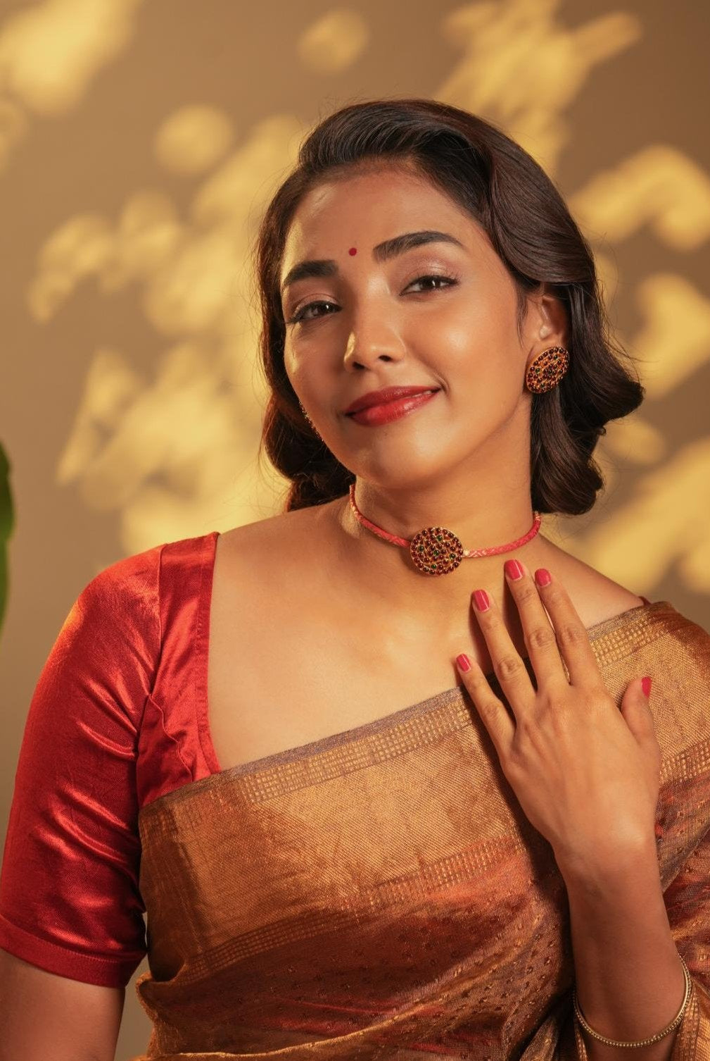 Adige with Temple Pendant - CiceroniChokerAarika