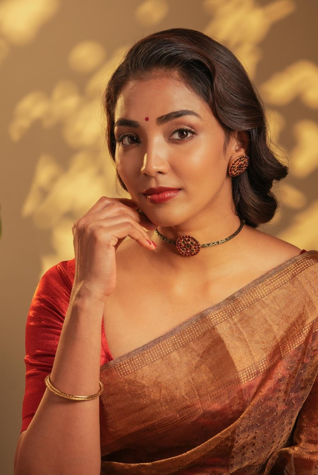 Adige with Temple Pendant - CiceroniChokerAarika