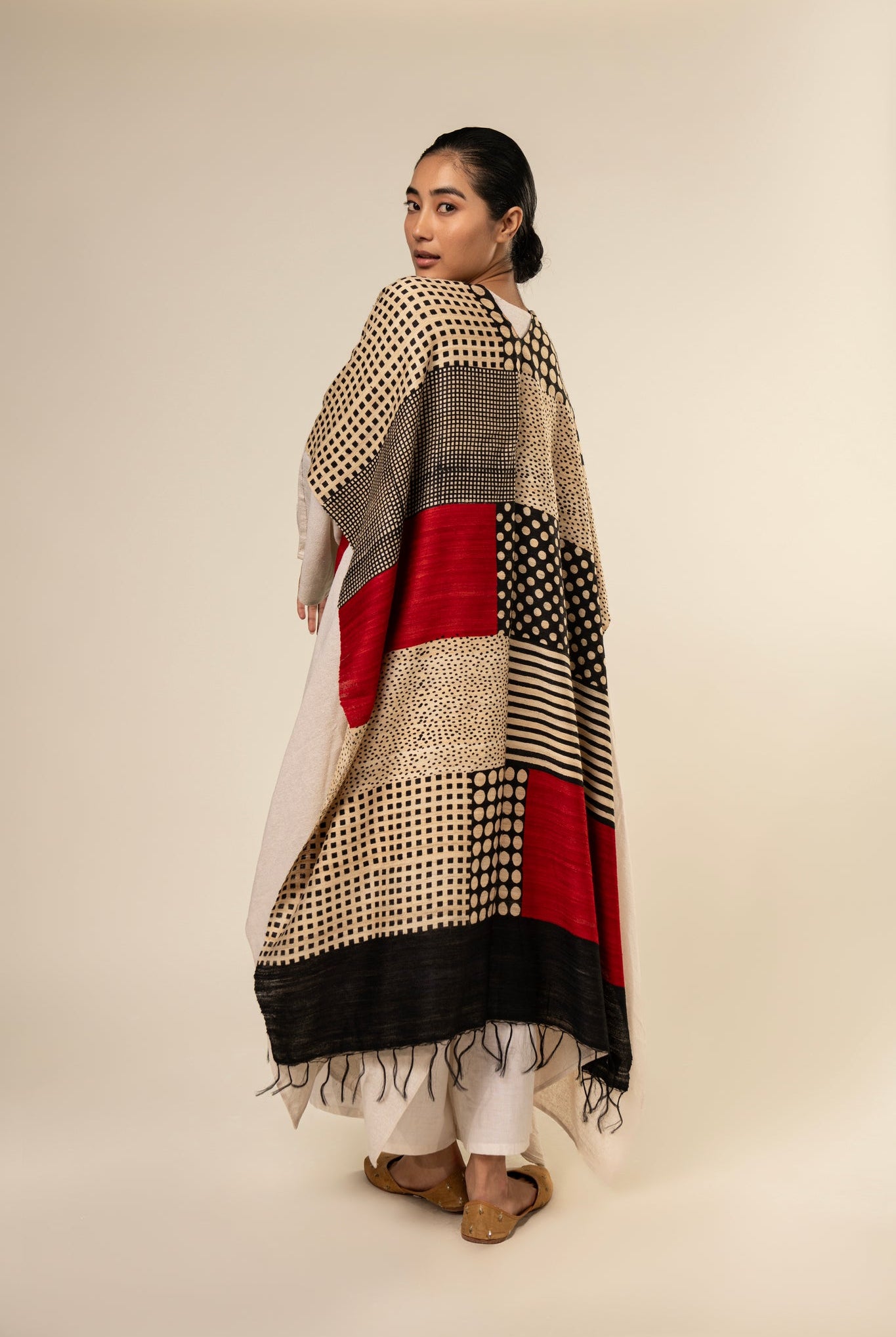 Amalgamation Tussar Peace Silk 4 in 1 Cape - CiceroniCapeAeshaane