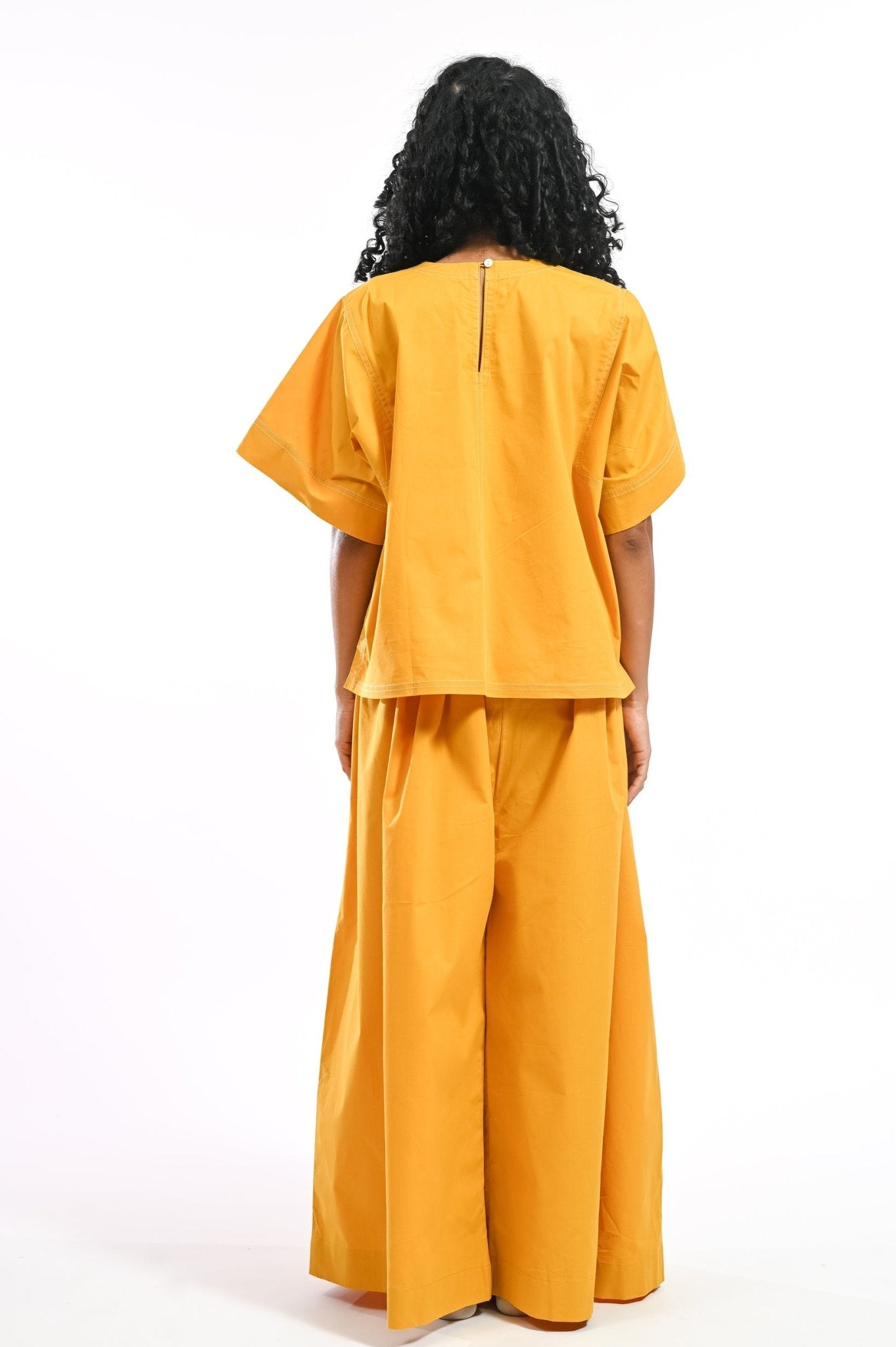 Amarelo Comfort Set - CiceroniCo - ord SetPrachi Kamat