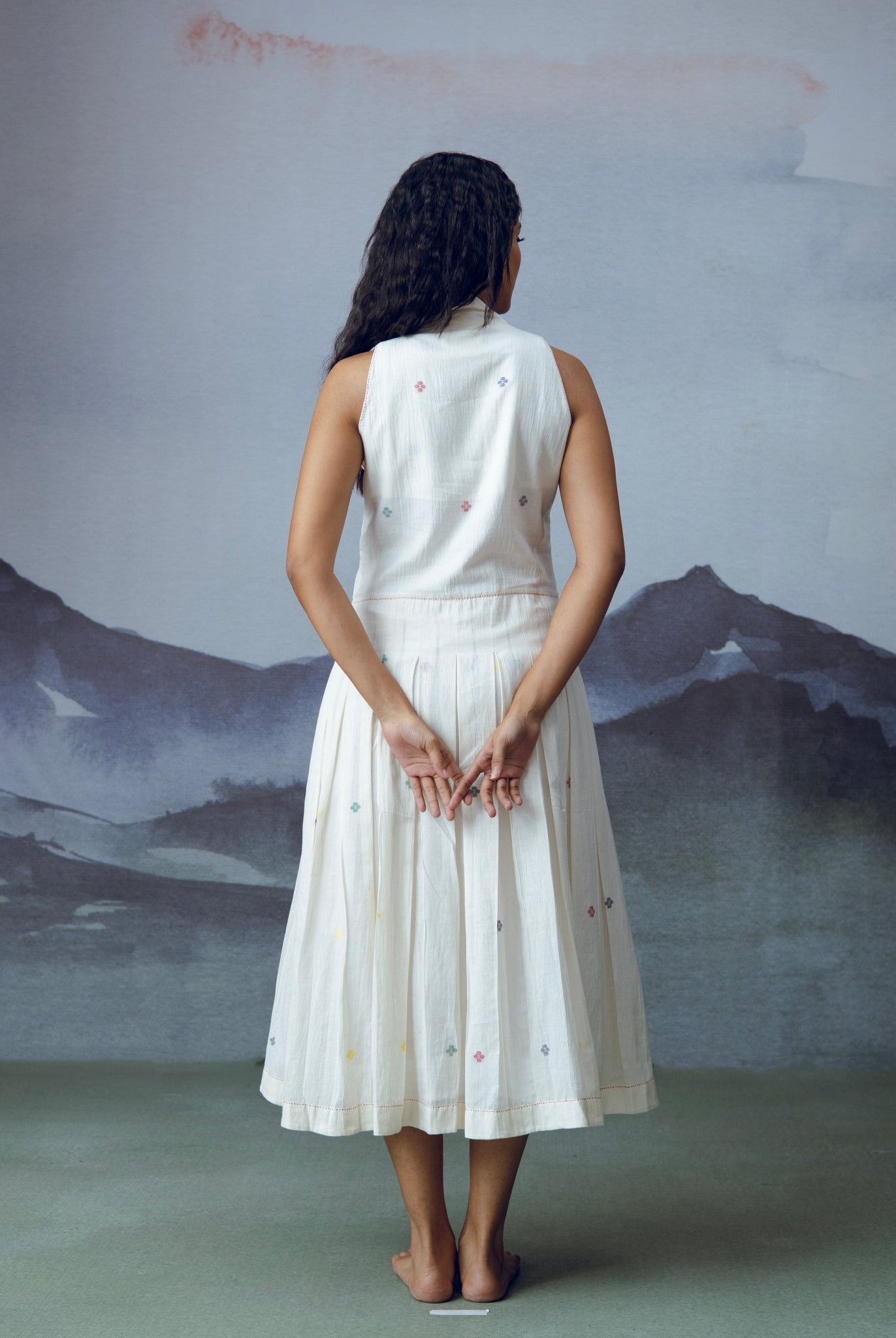 Ambar Sleeveless Box Pleat Dress - CiceroniDressesGulmohar Calcutta
