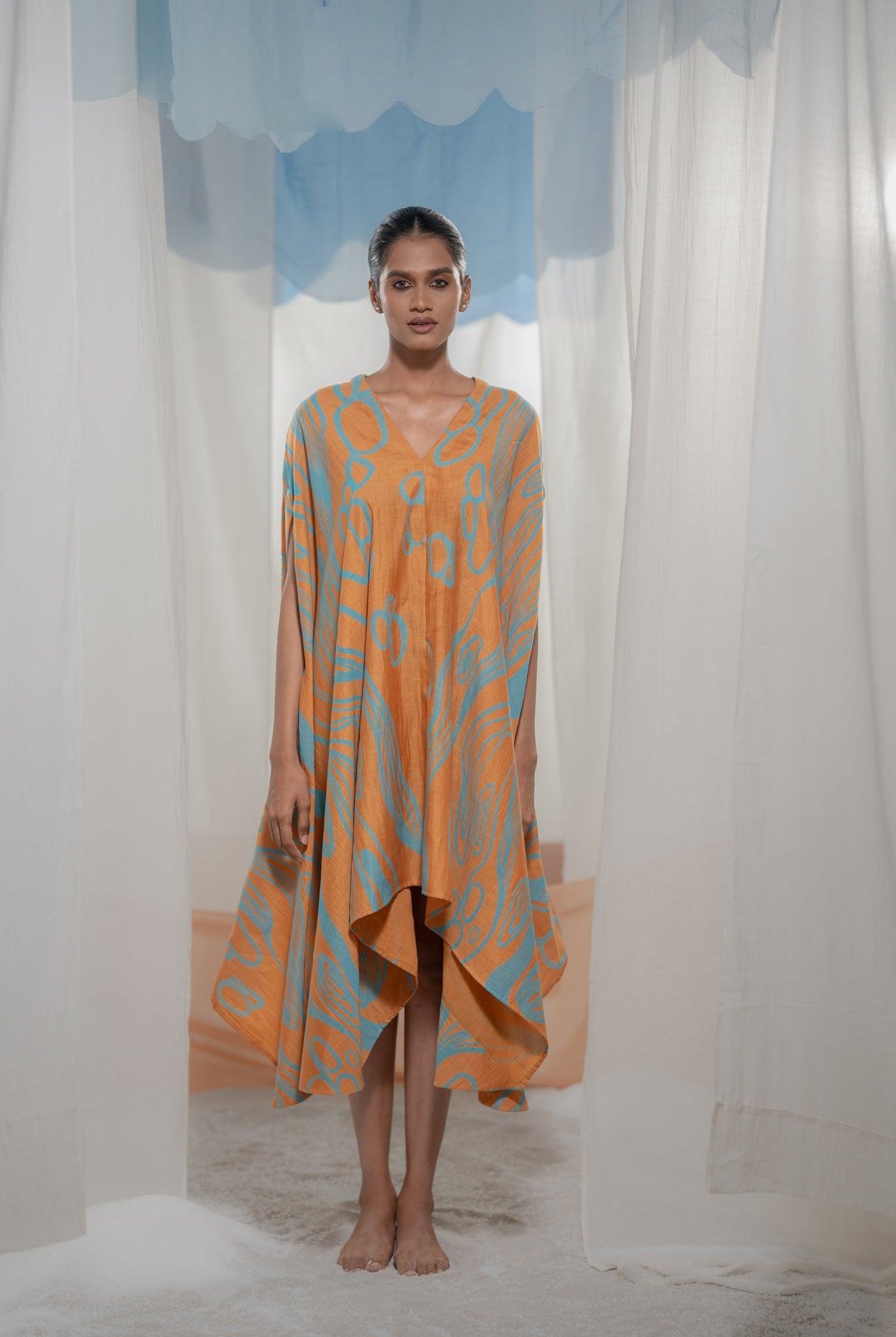 Amber Flow Poncho - CiceroniDressesAmoda - Essence Of India