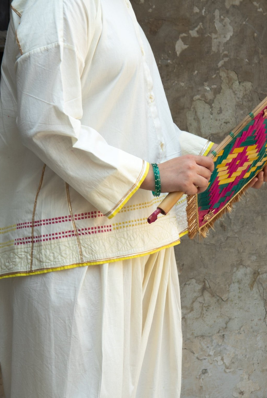 Anaaro - white Khamis shirt in 100% cotton block printed flared shirt - CiceroniUnisex ShirtsAnaaro