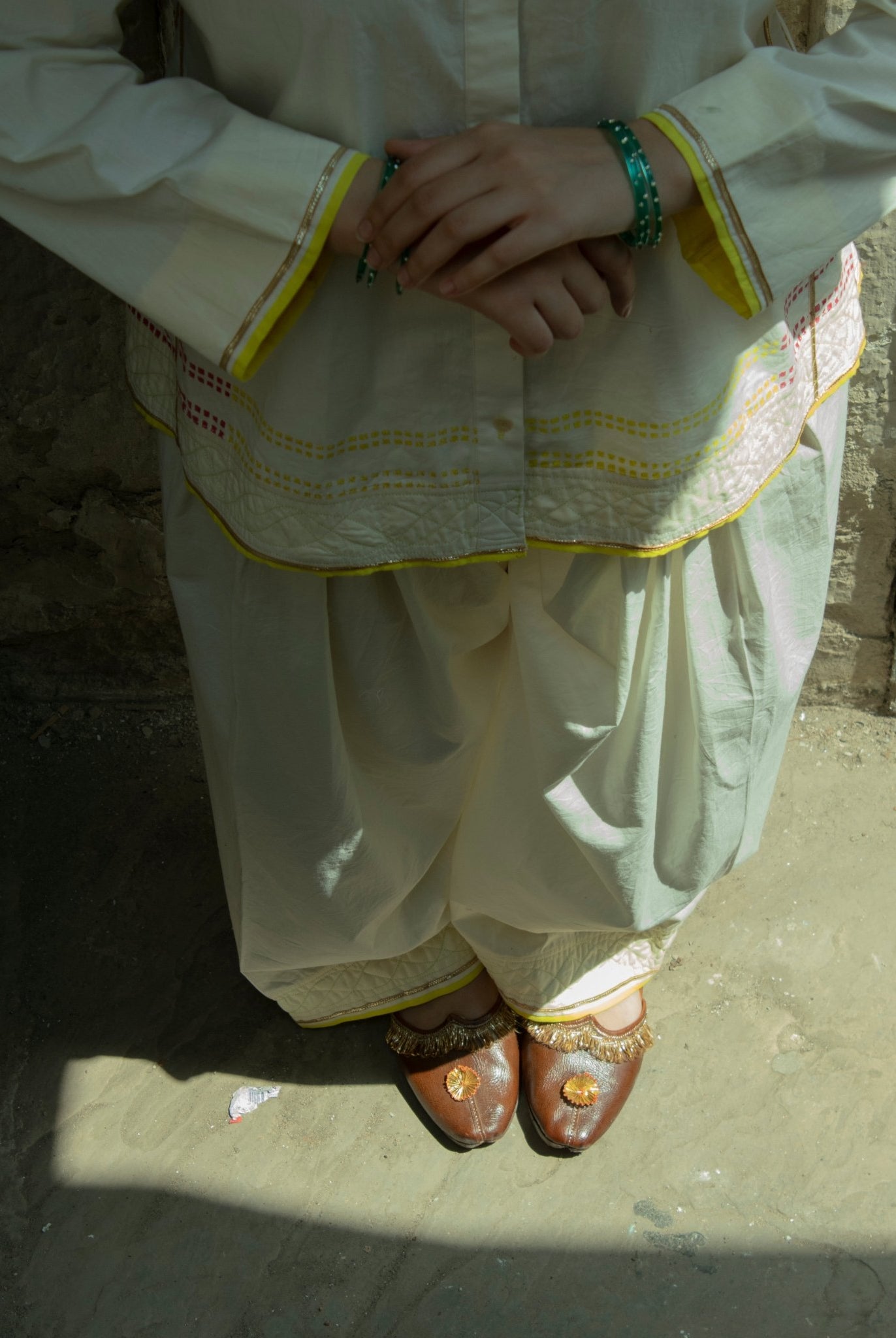 Anaaro - white Khamis shirt in 100% cotton block printed flared shirt - CiceroniUnisex ShirtsAnaaro