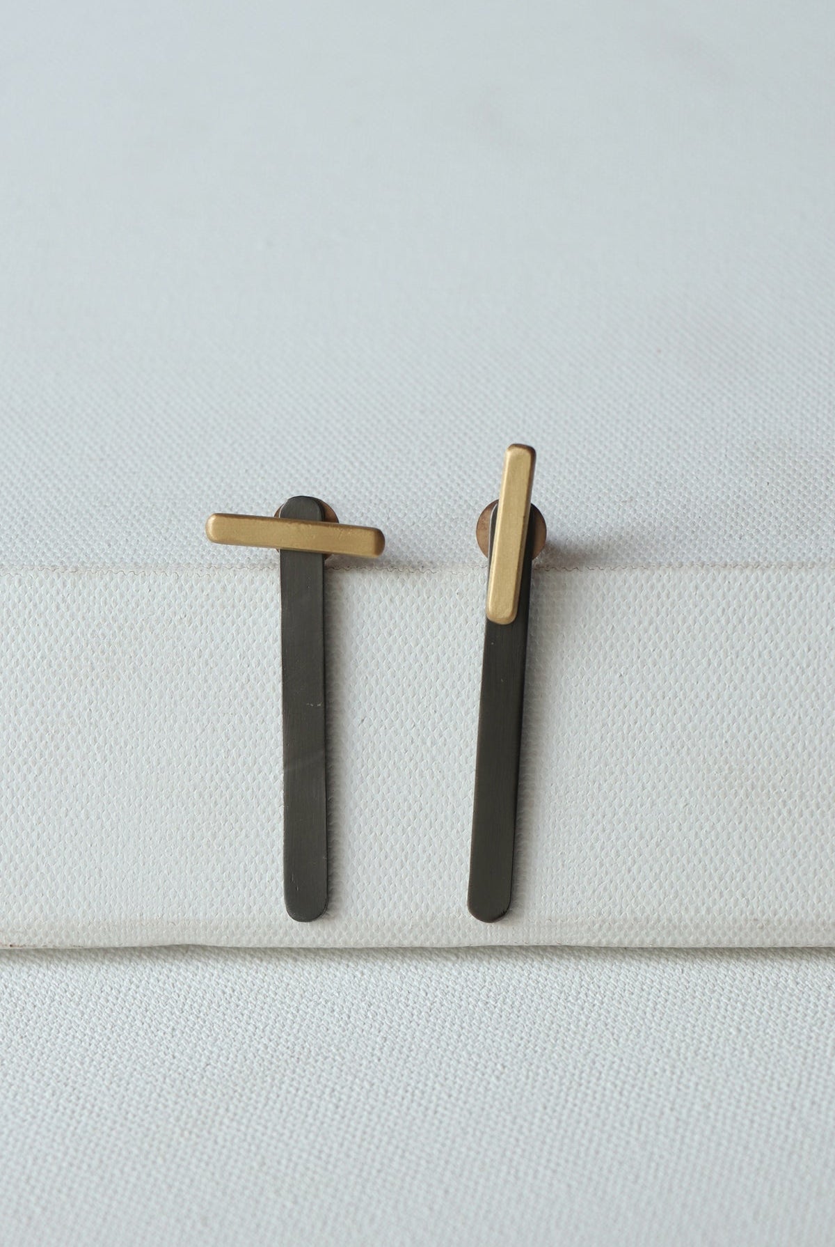 Andromeda - Dash Stick Earing - Black - CiceroniEarringsLukka Chuppi