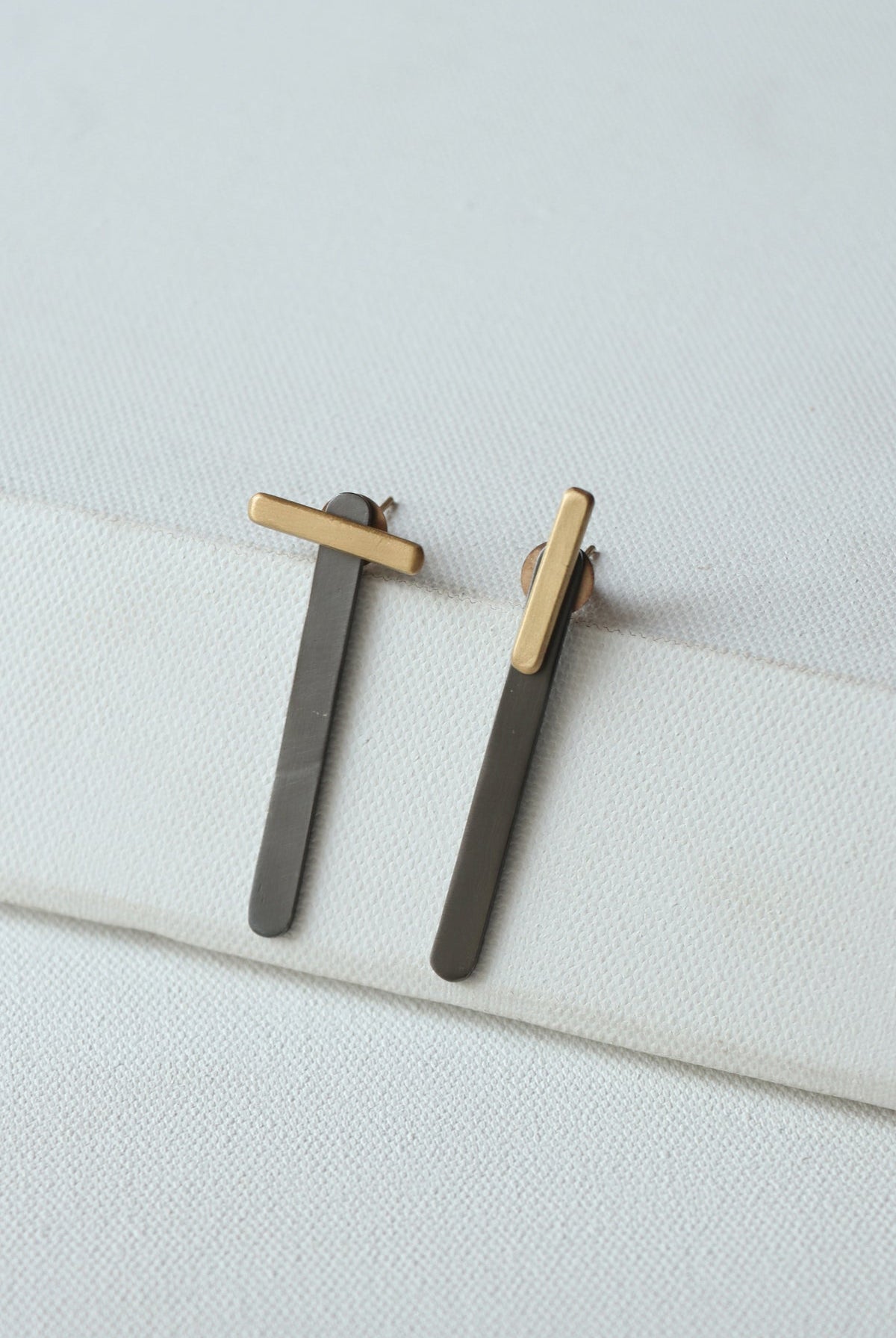 Andromeda - Dash Stick Earing - Black - CiceroniEarringsLukka Chuppi