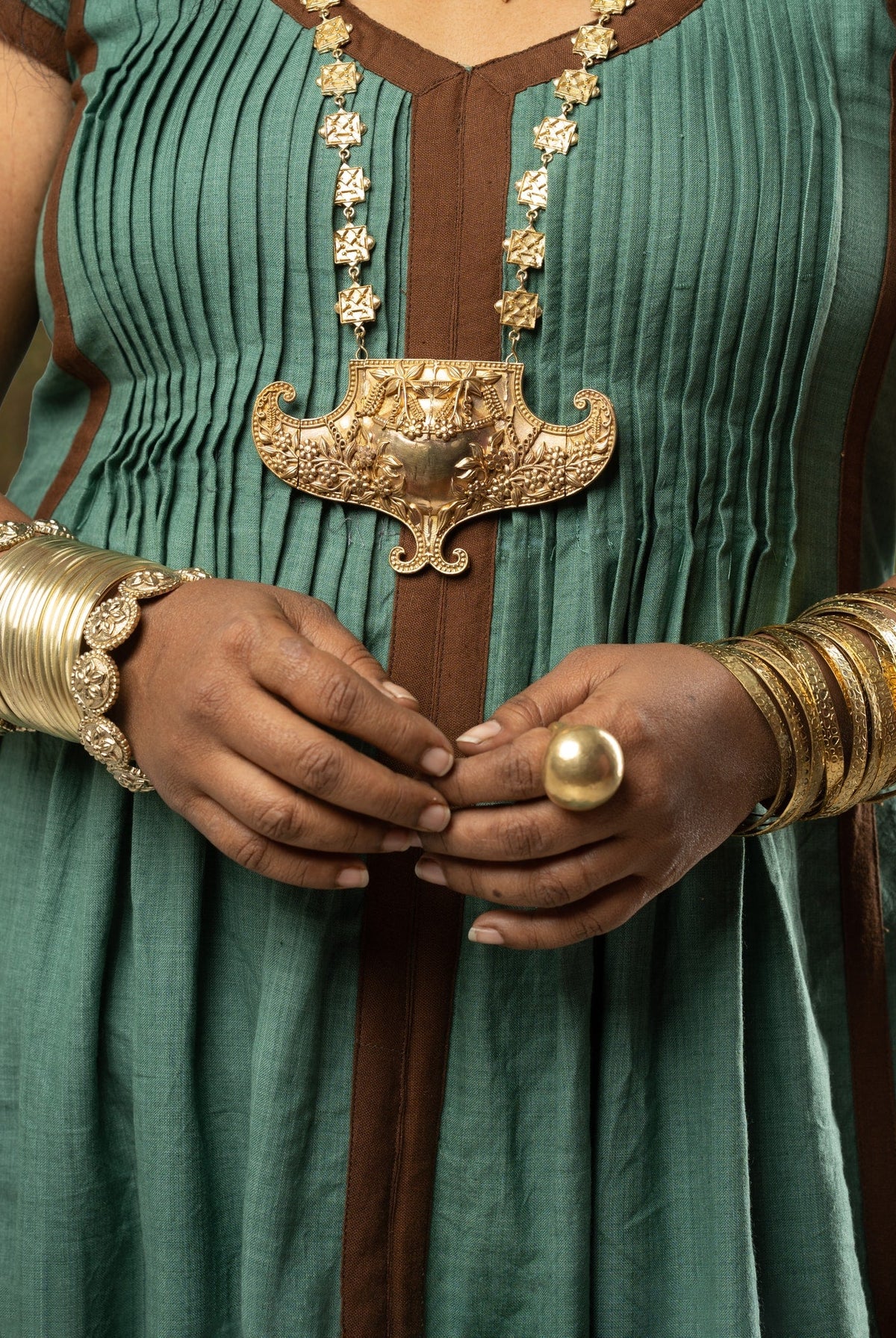 Anki Bunki Aditi – Silva- Gold Brass Necklace - CiceroniNeckpieceAnki Bunki
