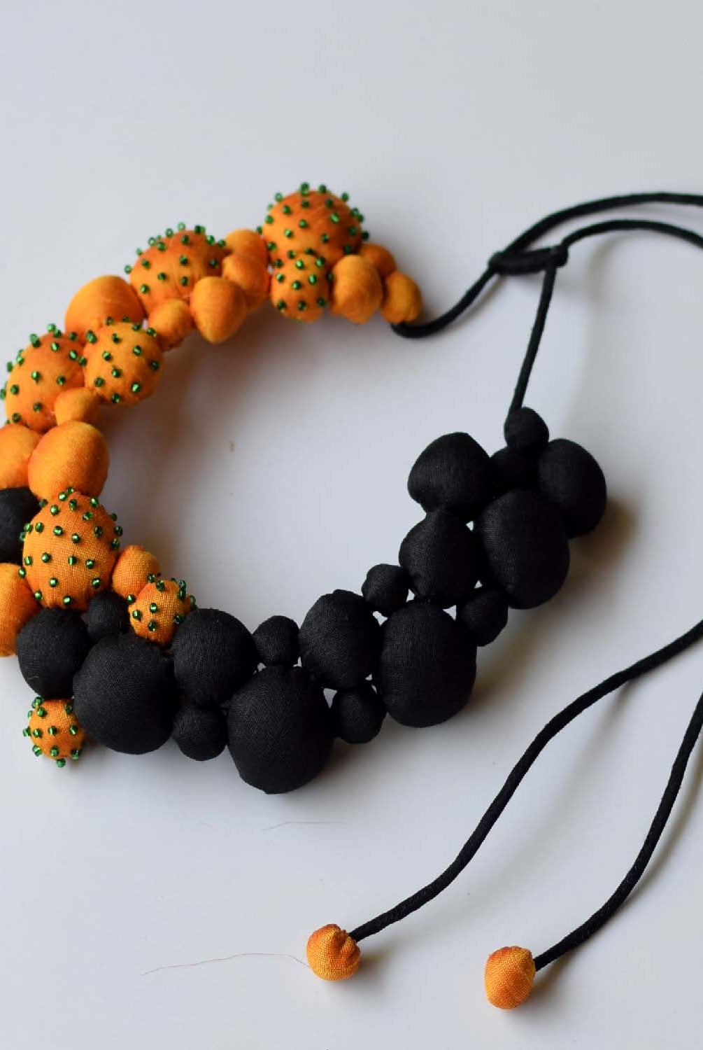 Aranya Neckpiece - Yellow & Black - CiceroniNecklacePaulami