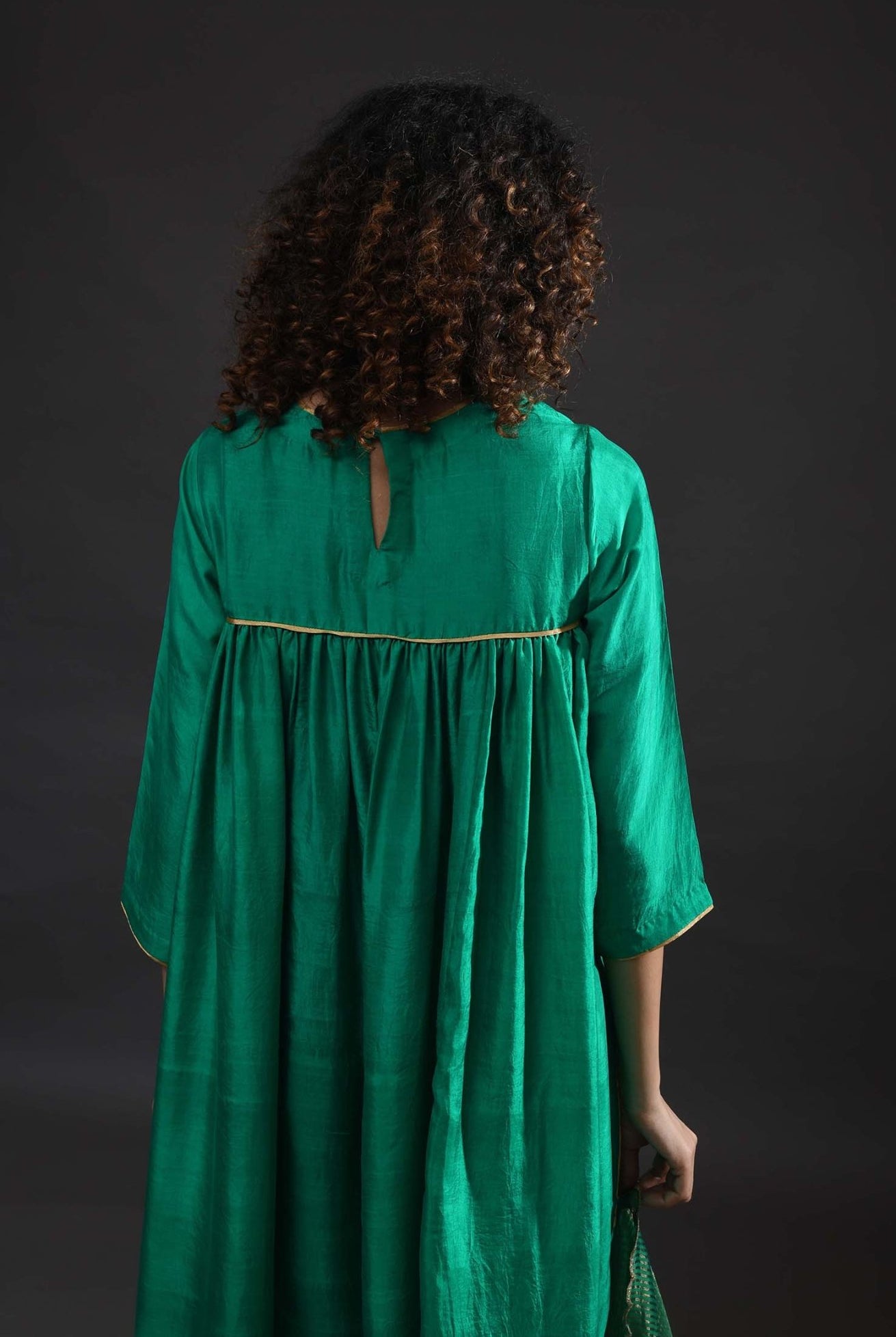 Back Gather Mulberry Silk Kurta Set with Striped Tissue Dupatta (Set of 3) - Emerald - CiceroniKurta Set, Festive WearHiranya