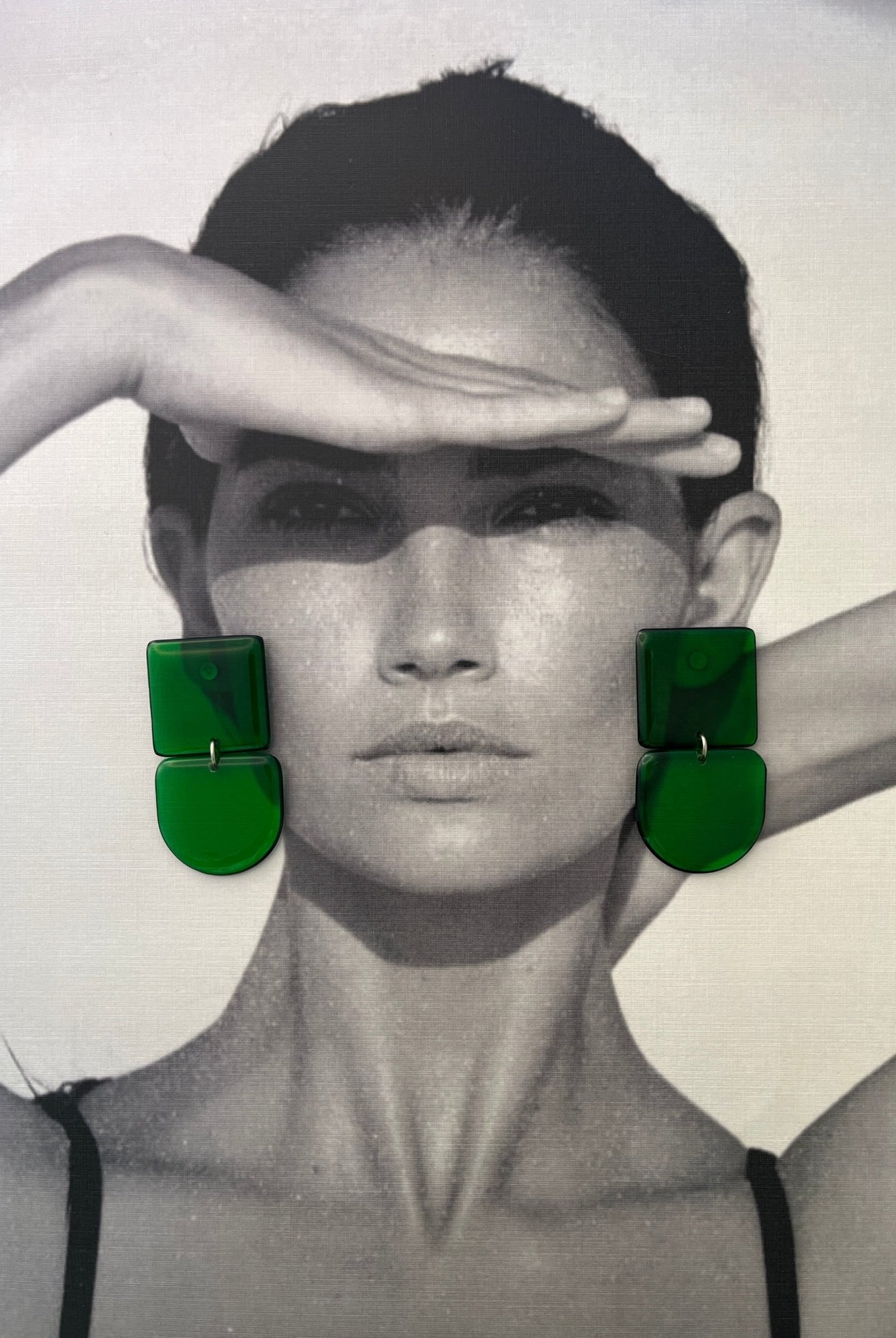 Back to the 60's - Arch Drop - Green - CiceroniEarringsShivani Vaishnavi