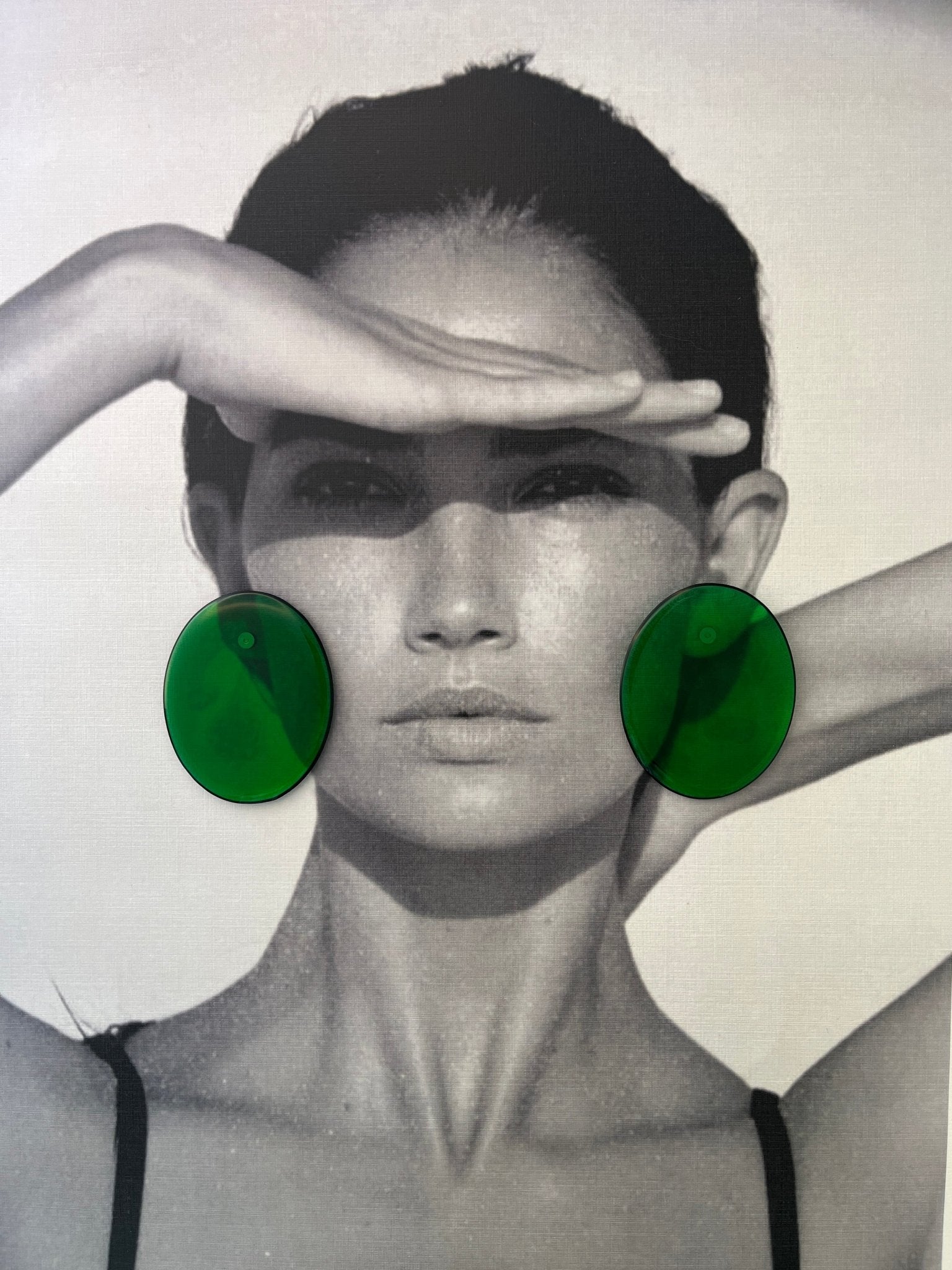Back to the 60's - Oval - Green - CiceroniEarringsShivani Vaishnavi
