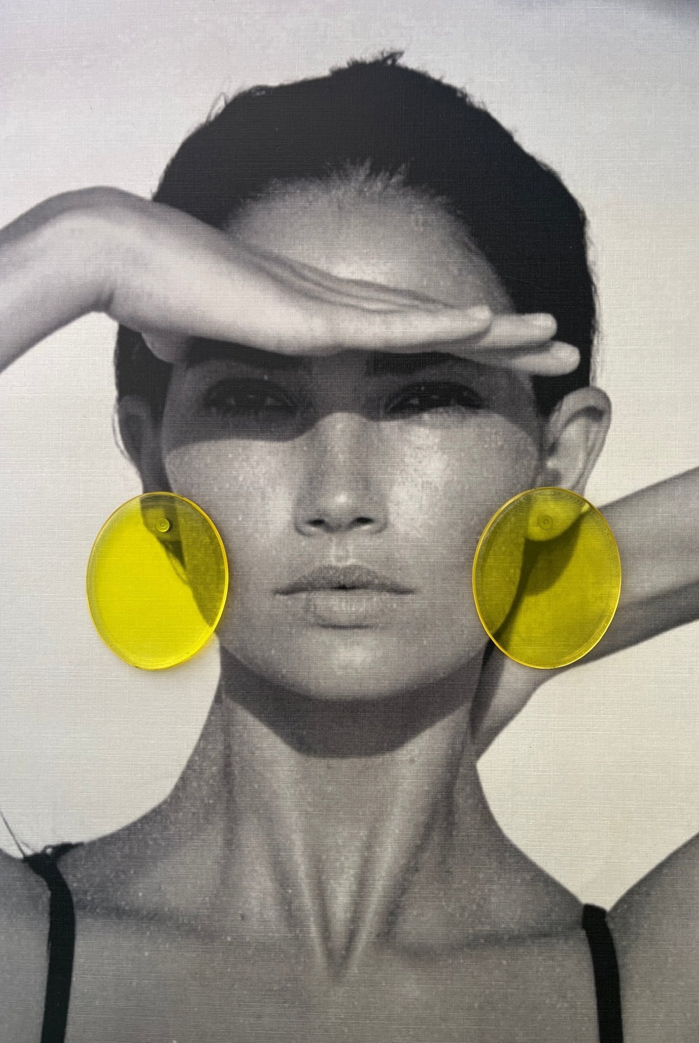 Back to the 60's - Oval - Yellow - CiceroniEarringsShivani Vaishnavi