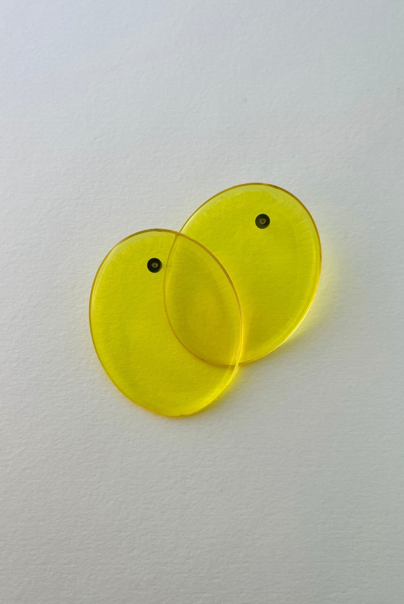 Back to the 60's - Oval - Yellow - CiceroniEarringsShivani Vaishnavi