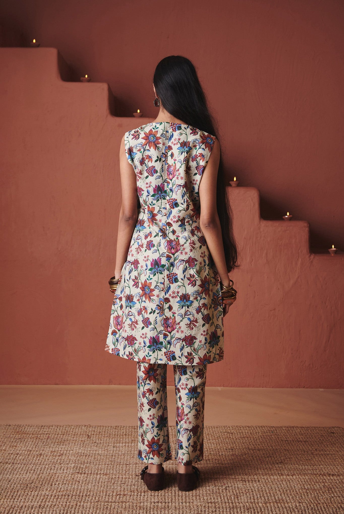 Beige Chintz Co - Linen Sleeveless Fitted Kurta Set - CiceroniKurta SetsSaphed