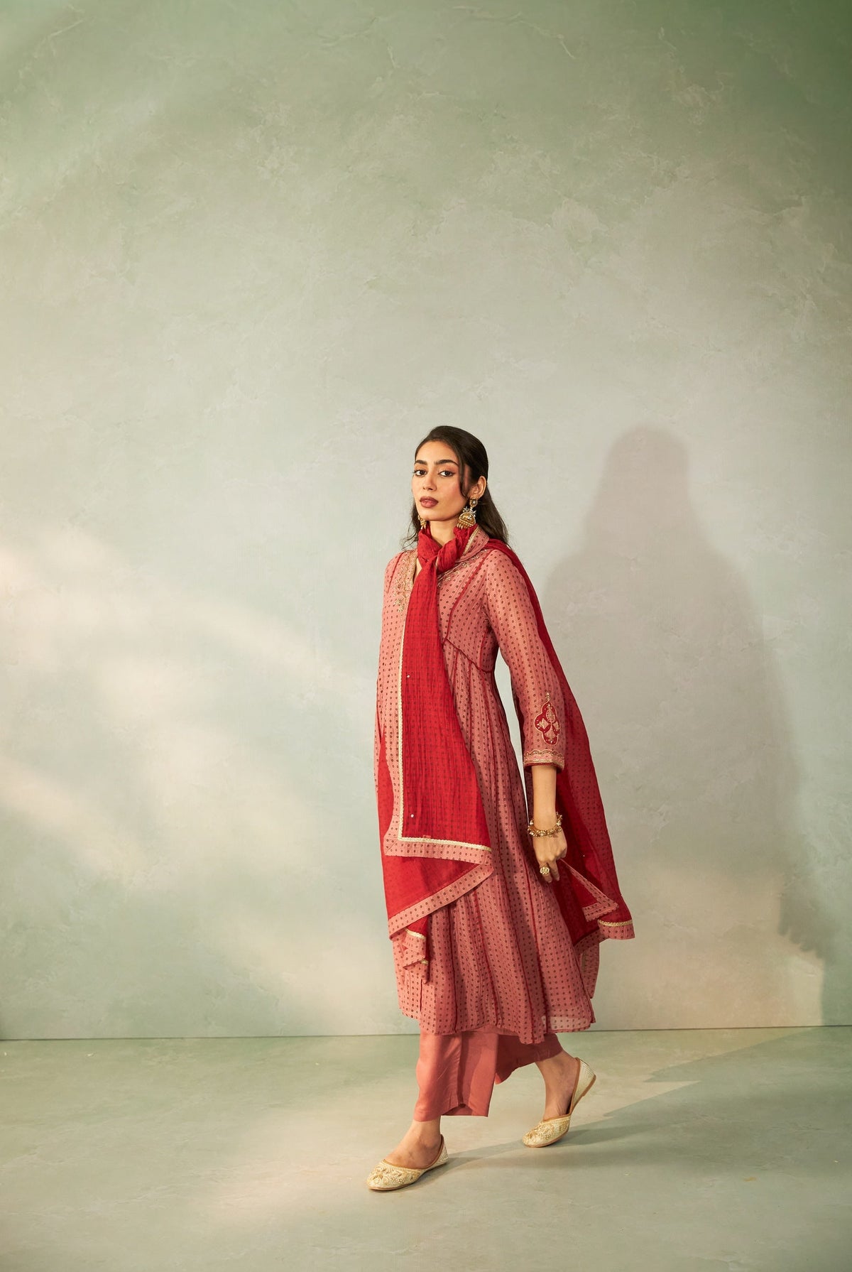 Bijli Begum Embroidered Kurta Set- Set of 3 - CiceroniKurta Set, Festive WearPants and Pajamas