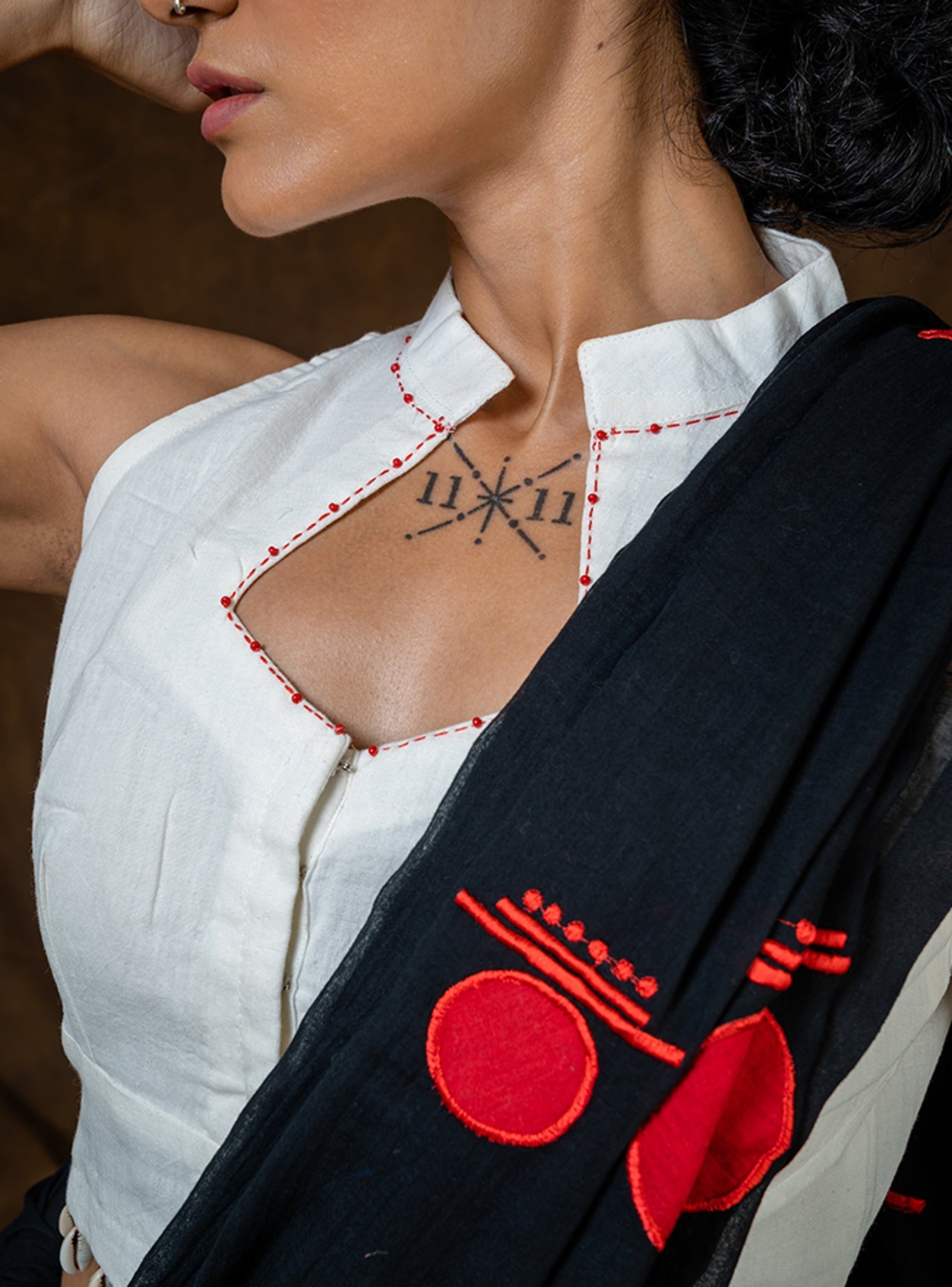 Black Bindi Saree - Linen - CiceroniSareePrathaa