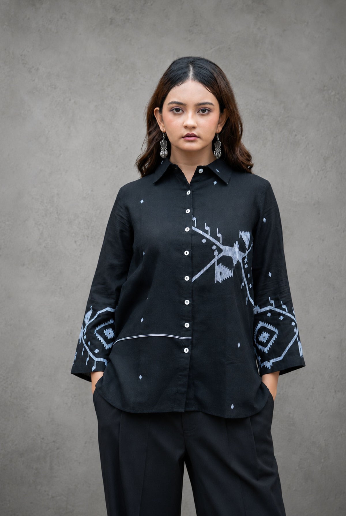 Black Eclipse Jamdani Cotton Shirt - CiceroniWomen ShirtsSutra Art of Clothing