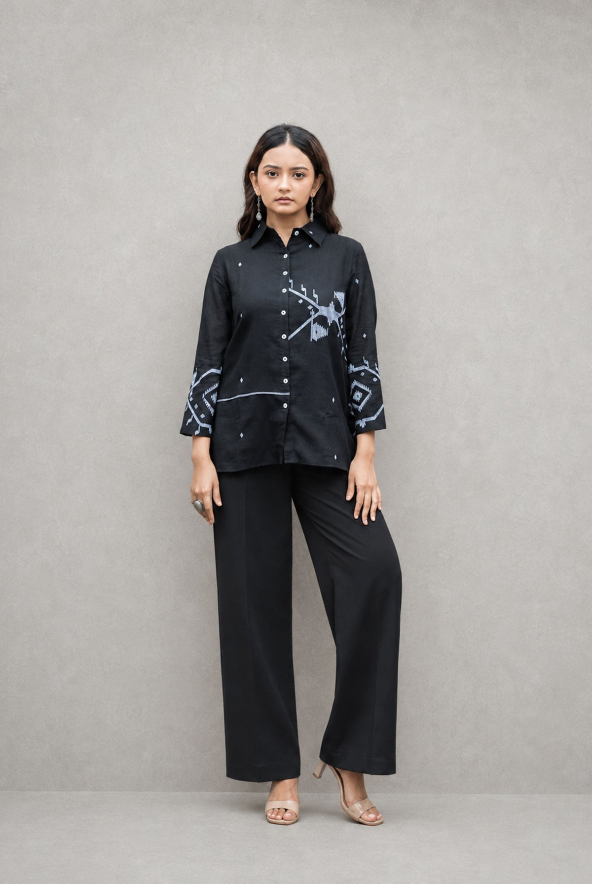 Black Eclipse Jamdani Cotton Shirt - CiceroniWomen ShirtsSutra Art of Clothing