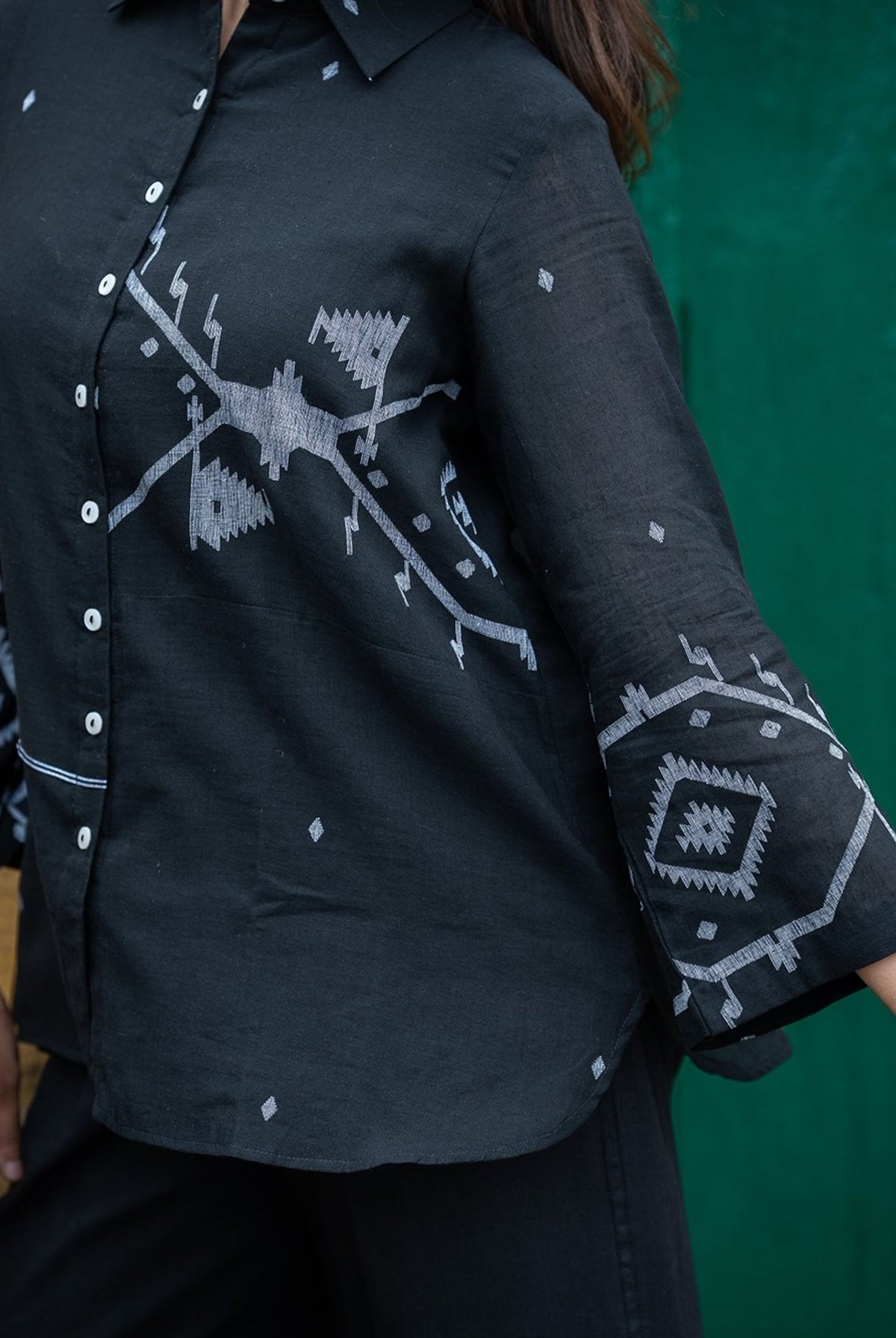 Black Eclipse Jamdani Cotton Shirt - CiceroniWomen ShirtsSutra Art of Clothing