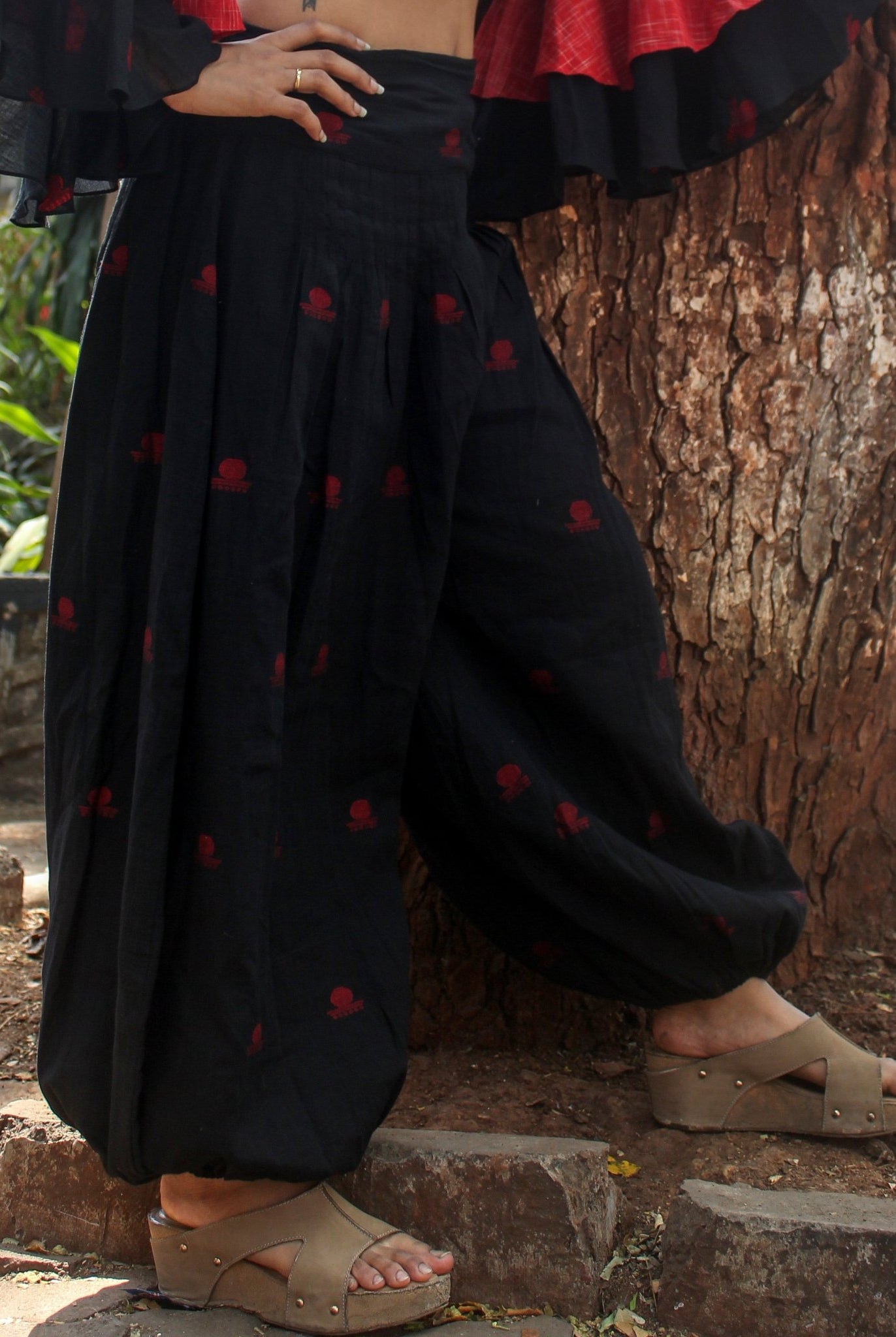 Black Flared Harem Pant in Jamdani - CiceroniPantsPrathaa