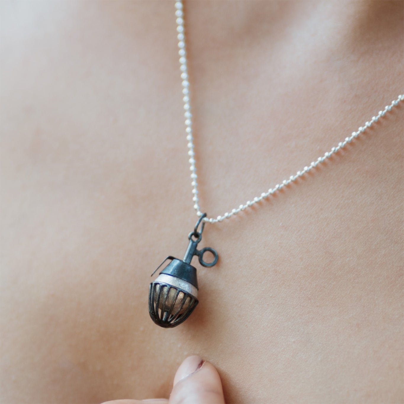 Black Grenade - CiceroniNeckpieceBaka