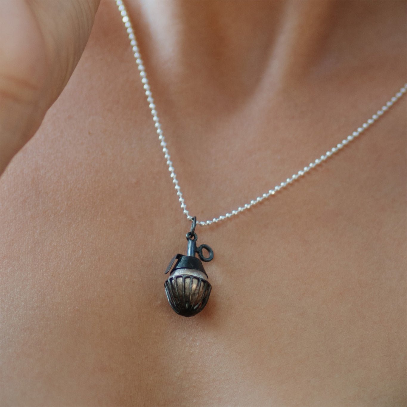 Black Grenade - CiceroniNeckpieceBaka