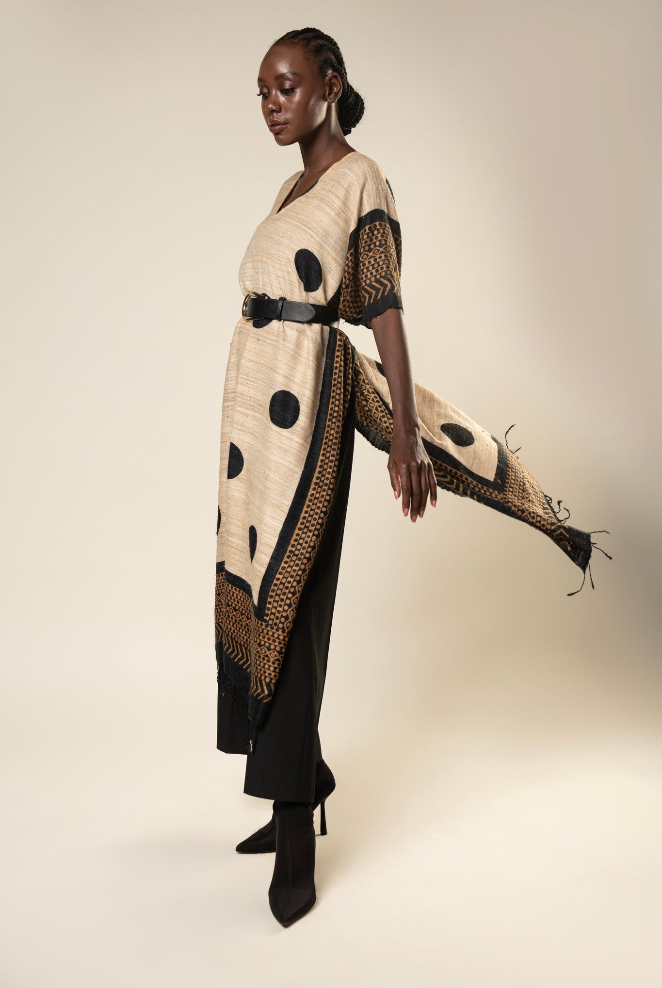 Black Hole Tussar Peace Silk 3 in 1 Cape - CiceroniCapeAeshaane