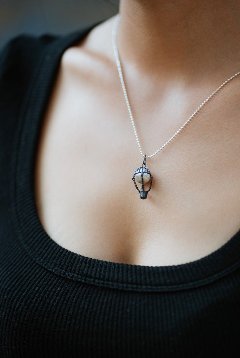 Black Hot Air Balloon - CiceroniNeckpieceBaka