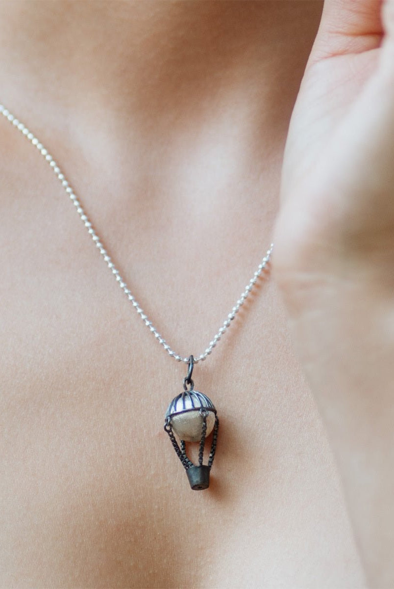 Black Hot Air Balloon - CiceroniNeckpieceBaka