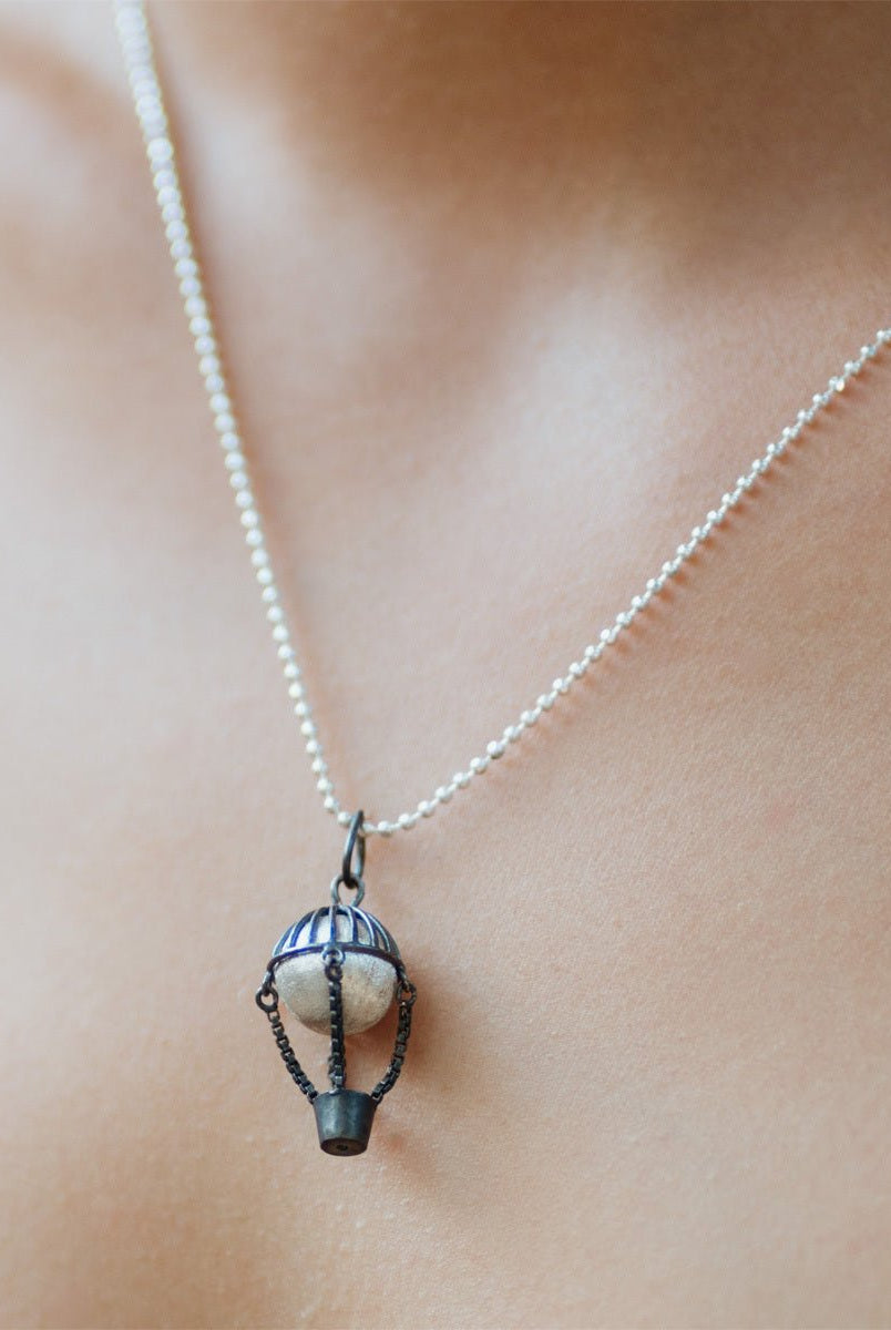 Black Hot Air Balloon - CiceroniNeckpieceBaka