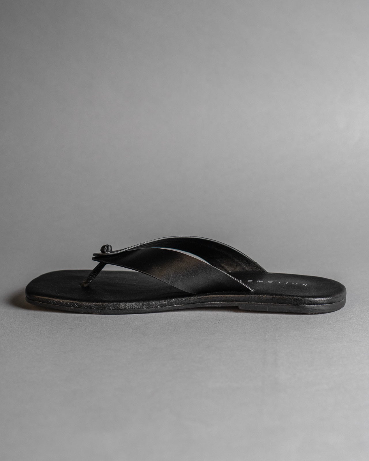 Black Knot Flip Flops - Women - CiceroniFlatsSlomotion