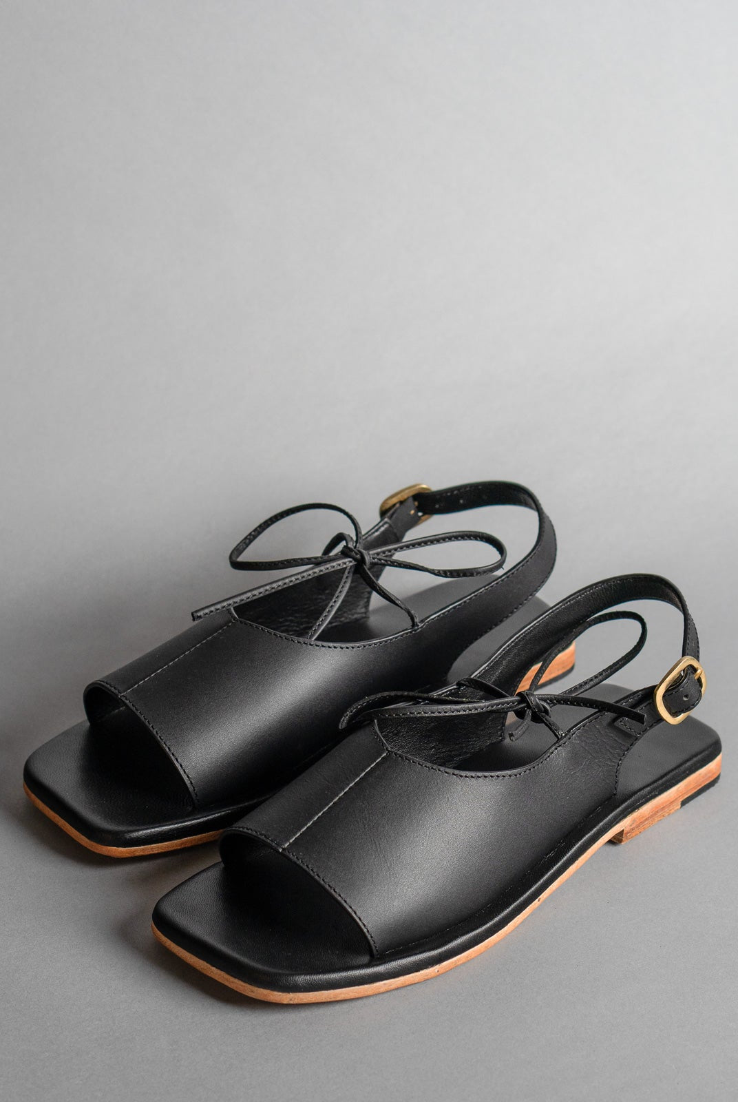 Black Mio Sandals - Women - CiceroniSandalsSlomotion