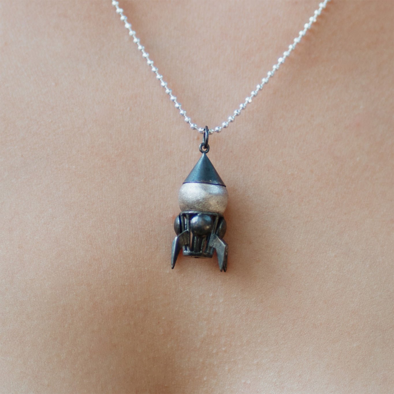 Black Rocket - CiceroniNeckpieceBaka