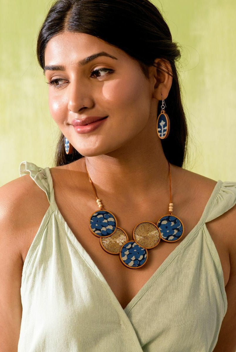 Blue Connected Circle Necklace - CiceroniNecklaceWhe by Abira