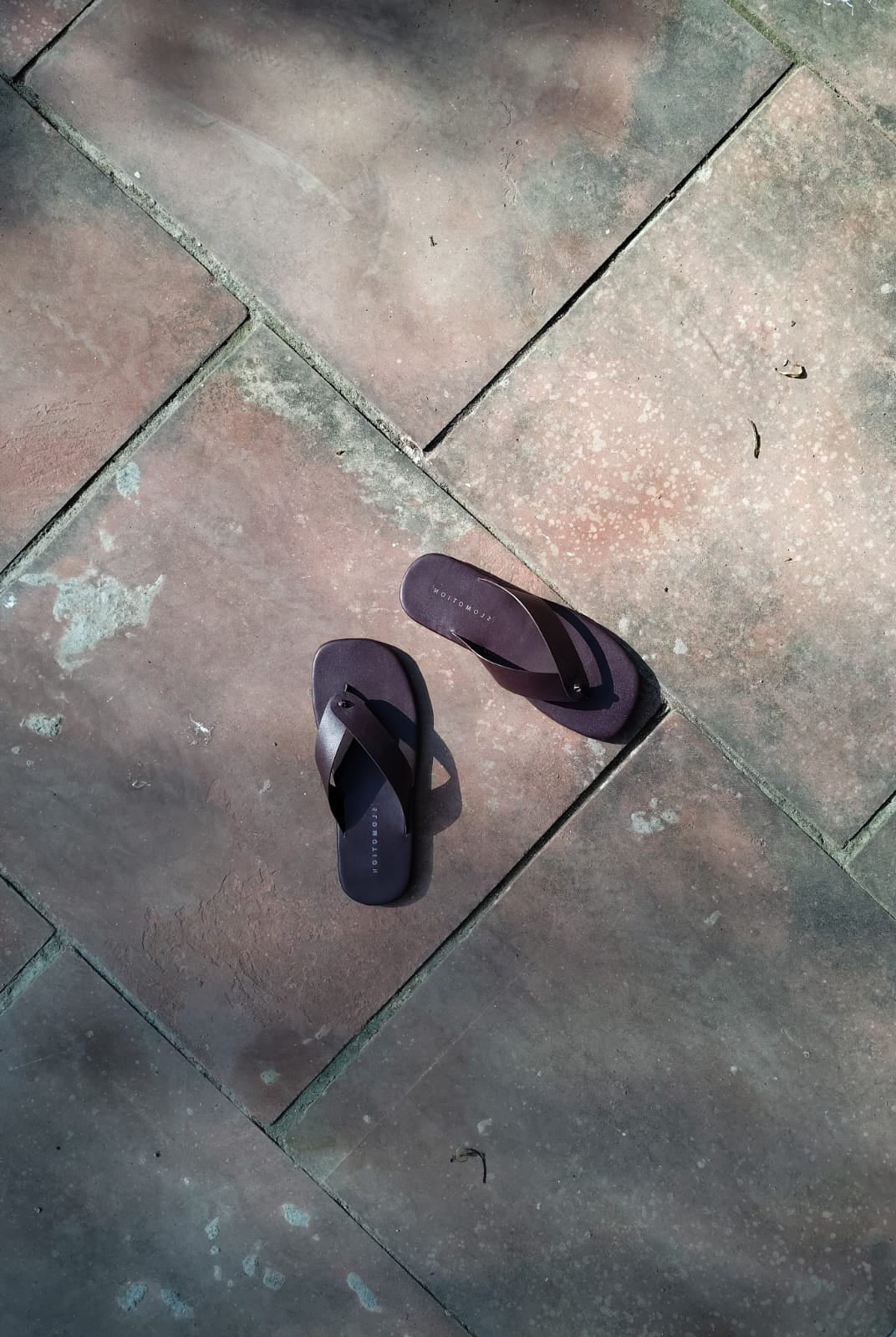 Burgundy Knot Flip Flops - Women - CiceroniFlatsSlomotion