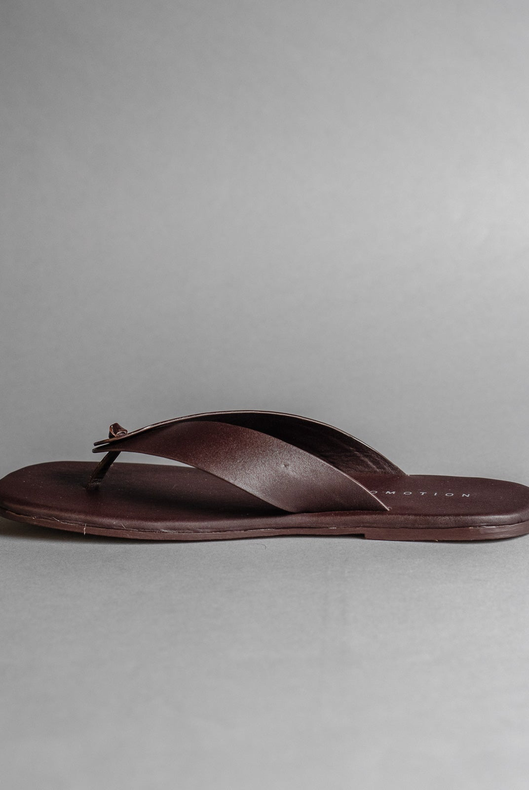 Burgundy Knot Flip Flops - Women - CiceroniFlatsSlomotion