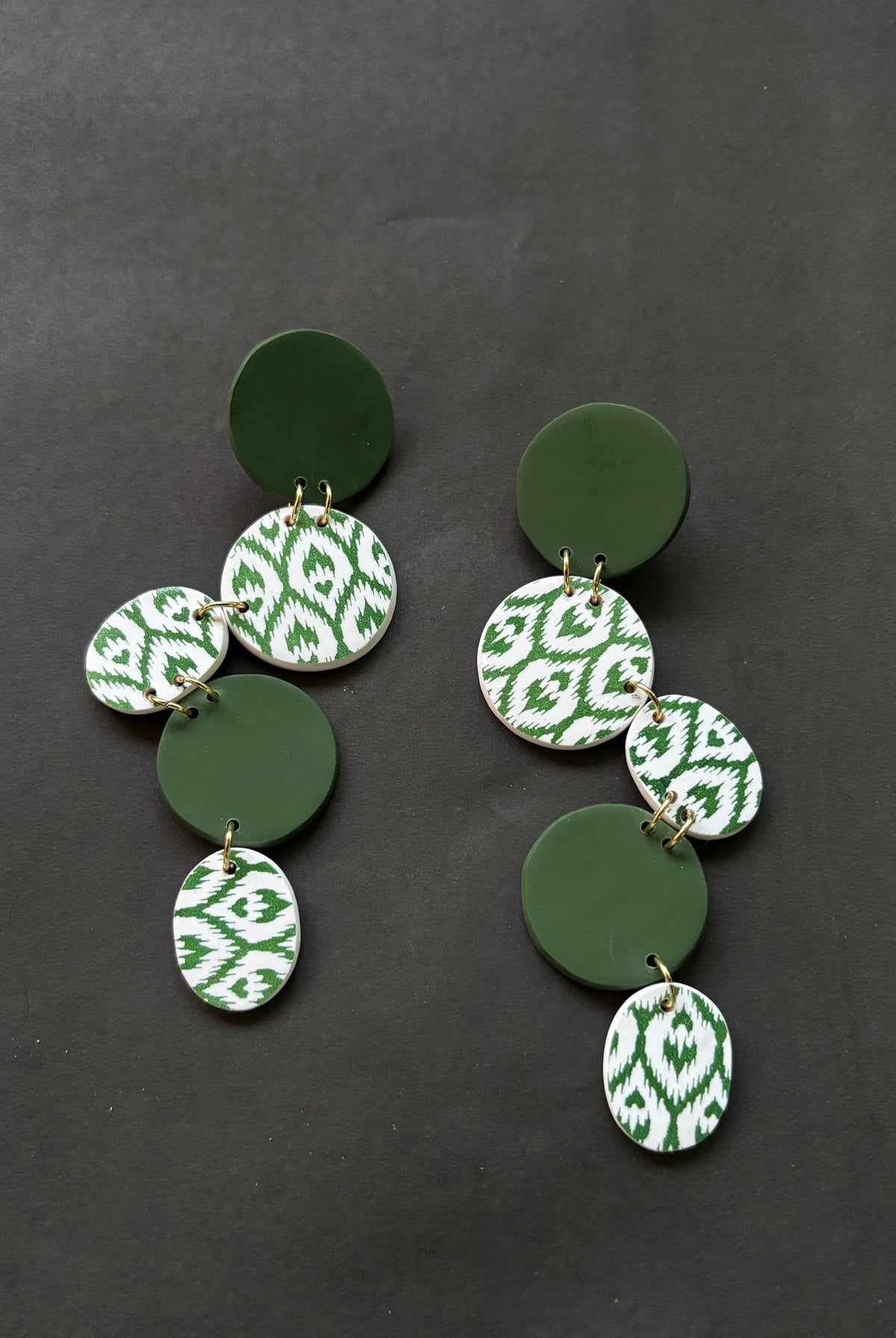 Cairns - CiceroniEarringsColoured Ears