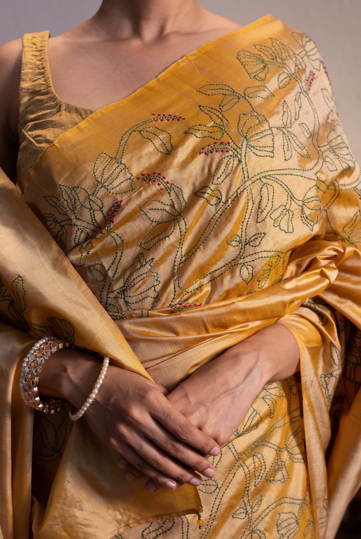 Chaiti - Golden - CiceroniSareeIra