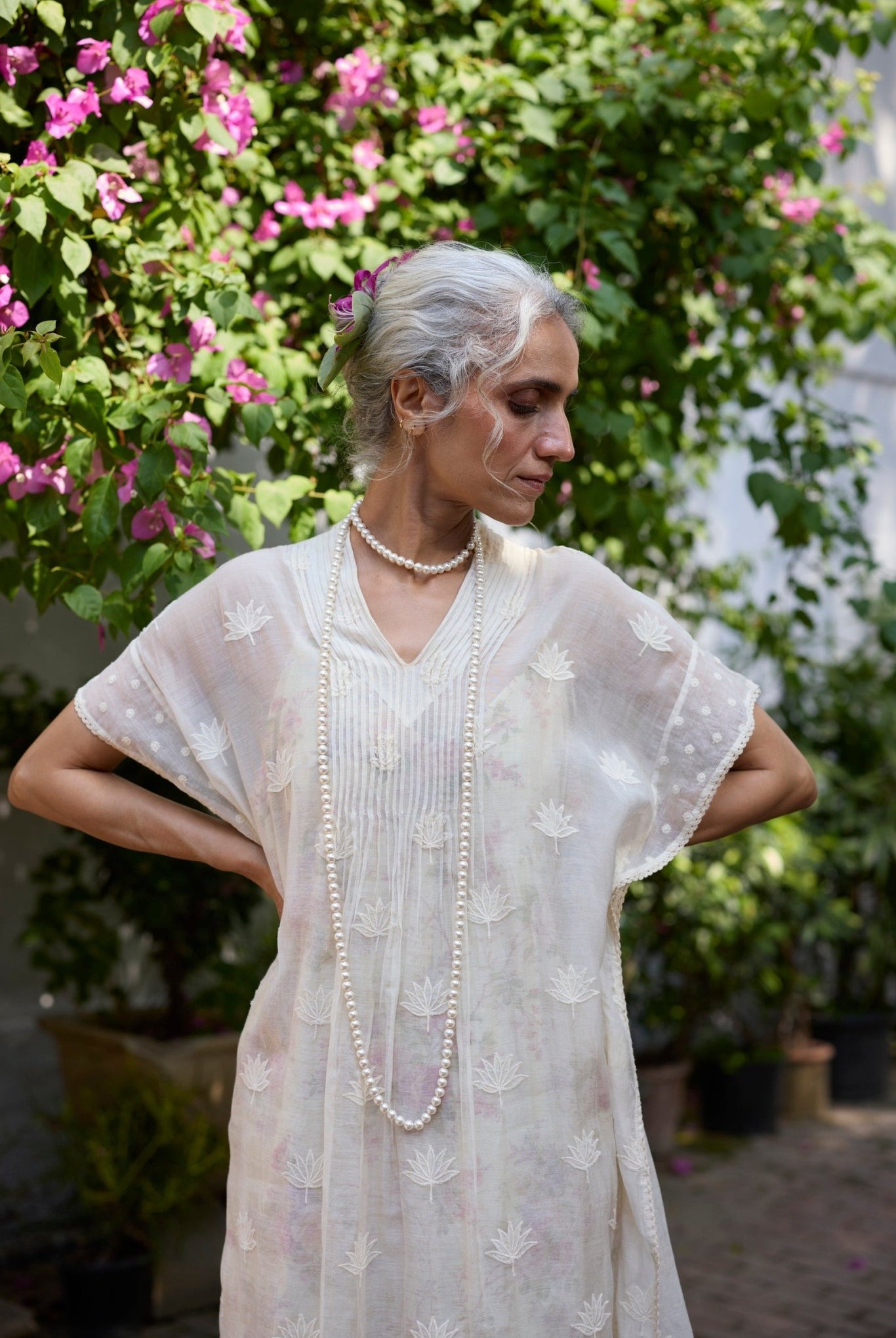 Chiaro Kaftan - Off white and Pink - CiceroniKaftanKhyati Rughani