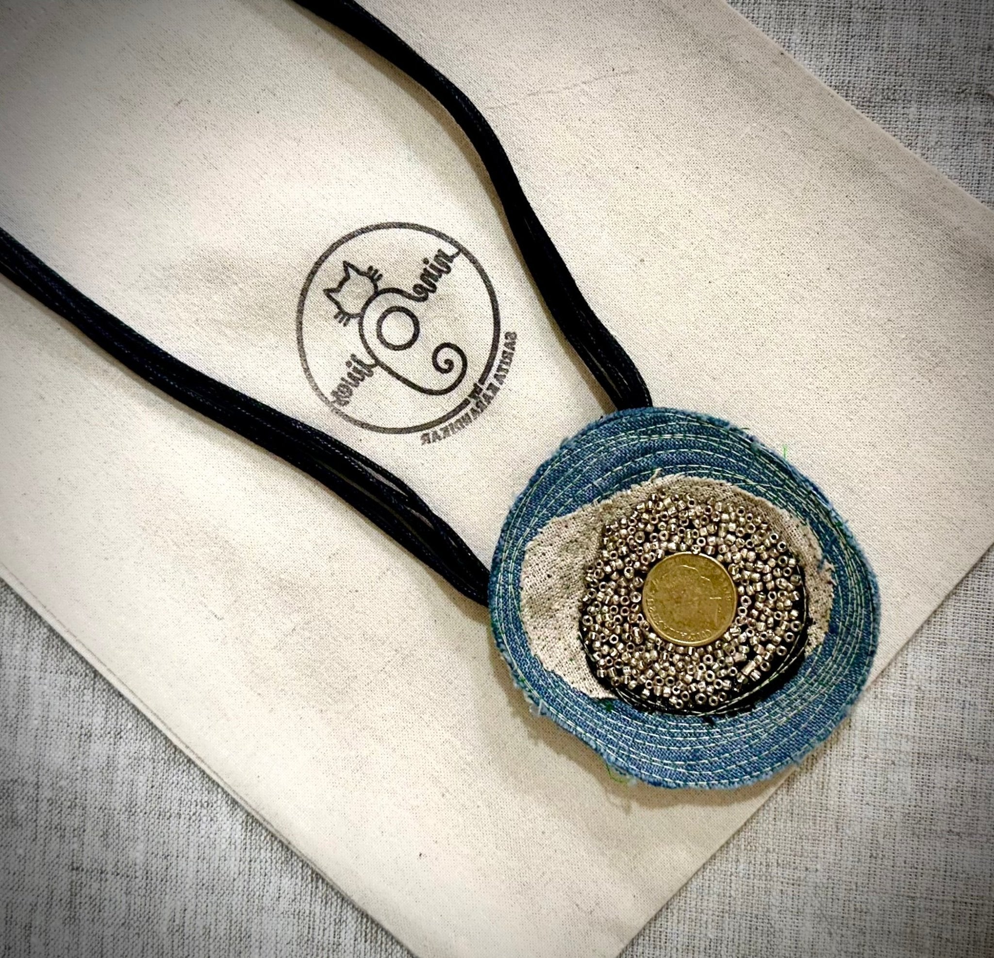 Circle Neckpiece - Blue - CiceroniNeckpieceNine Lives