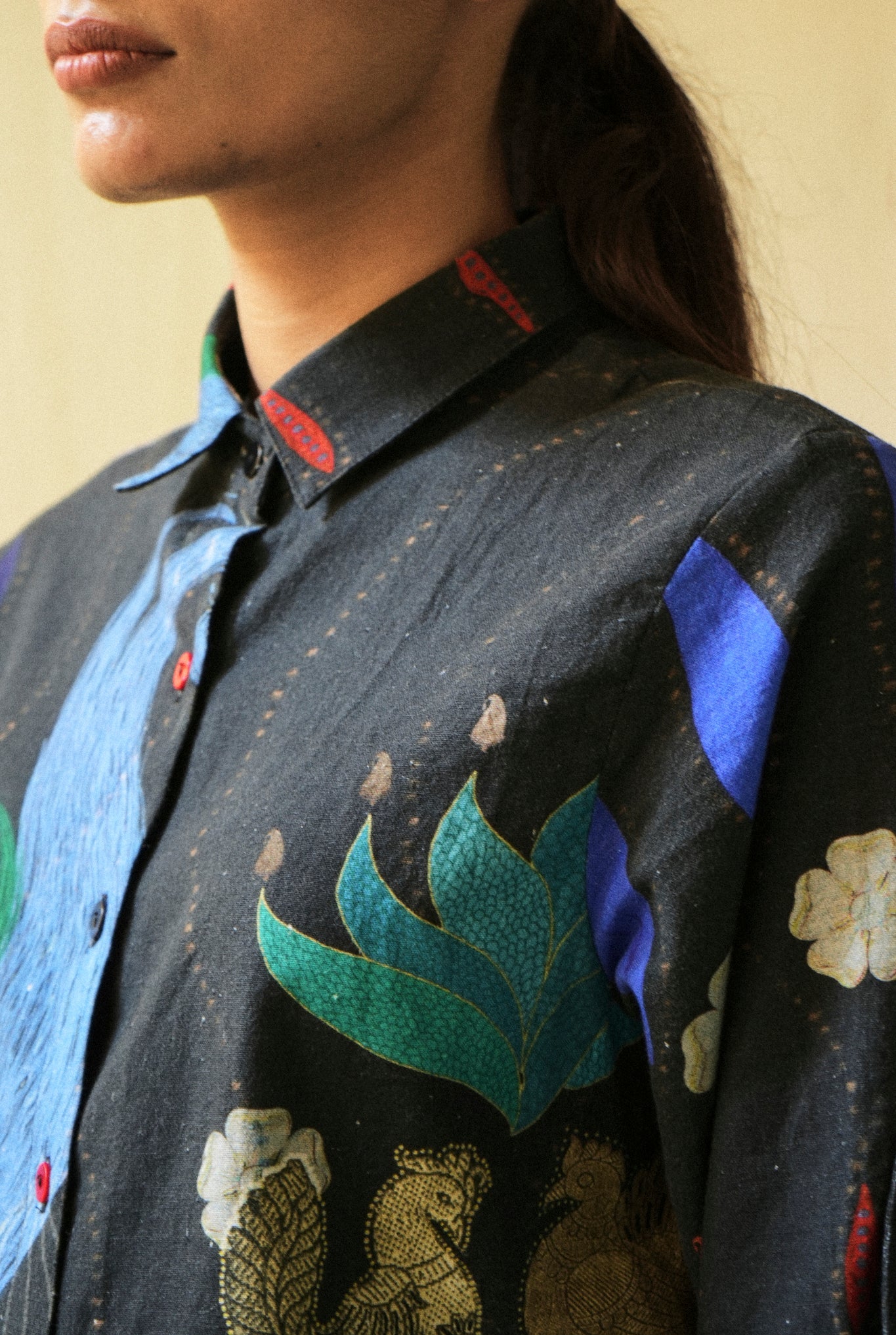 Classic Women’s Shirt In Chetti Black - CiceroniWomen ShirtsNIKYTA