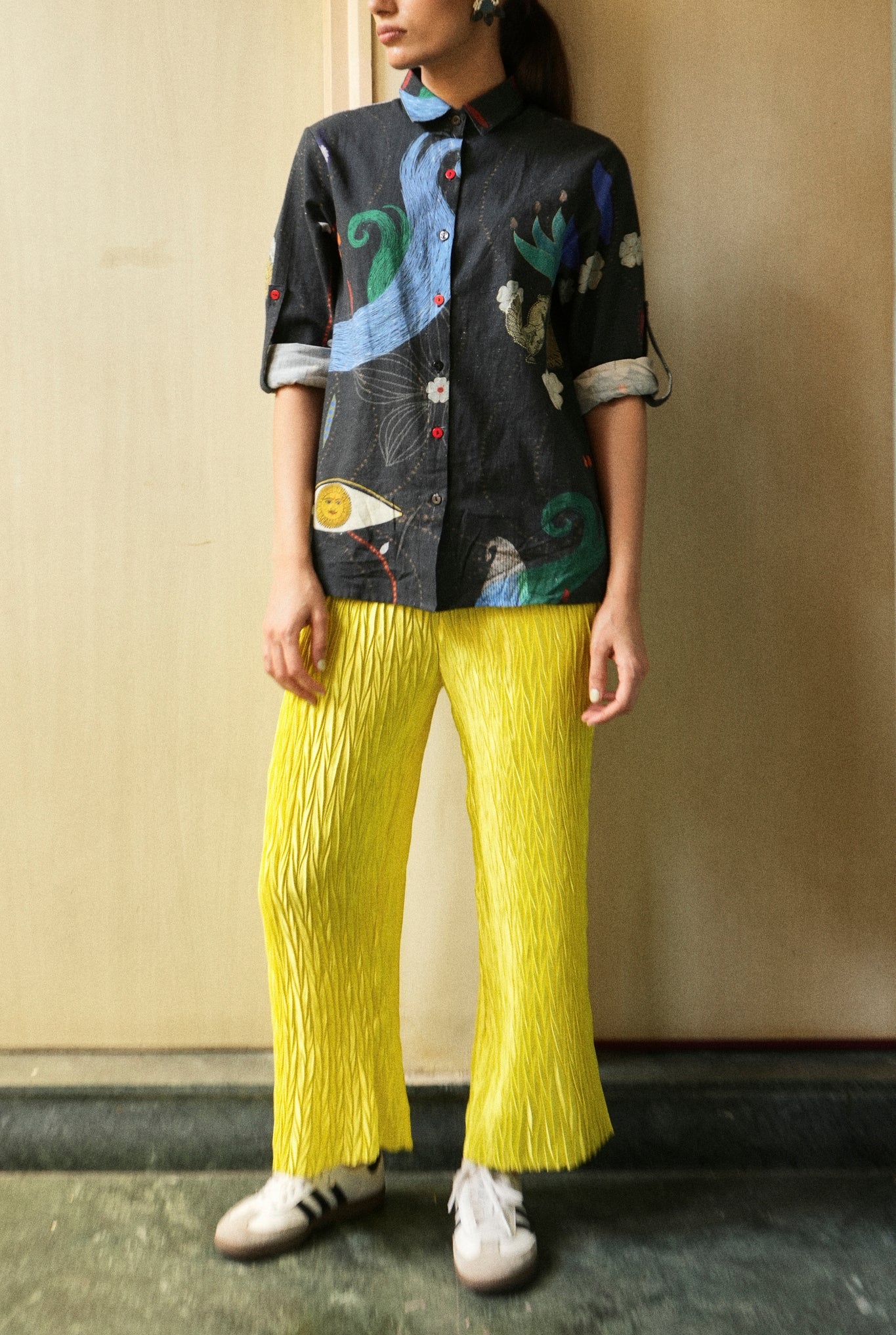 Classic Women’s Shirt In Chetti Black - CiceroniWomen ShirtsNIKYTA