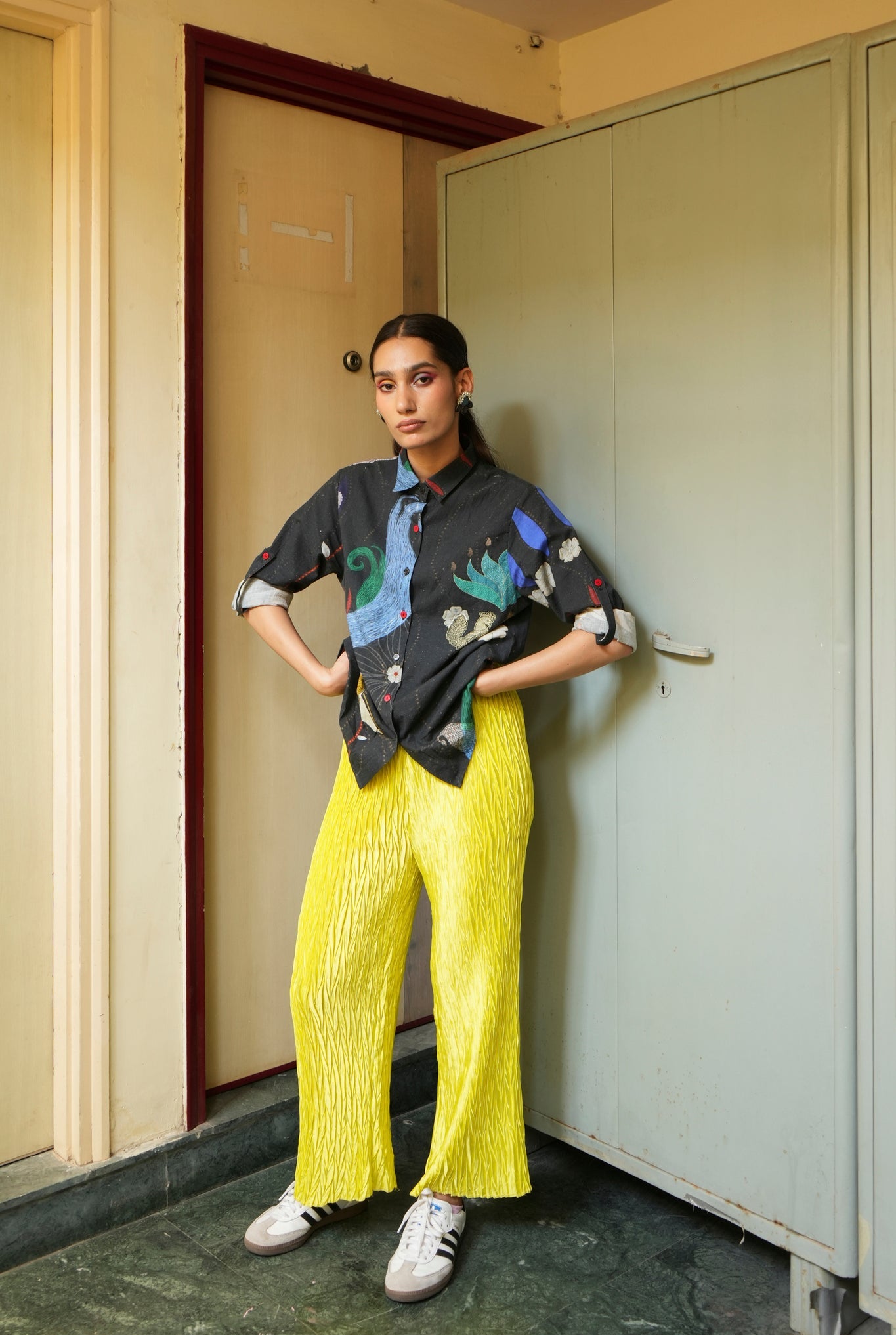 Classic Women’s Shirt In Chetti Black - CiceroniWomen ShirtsNIKYTA