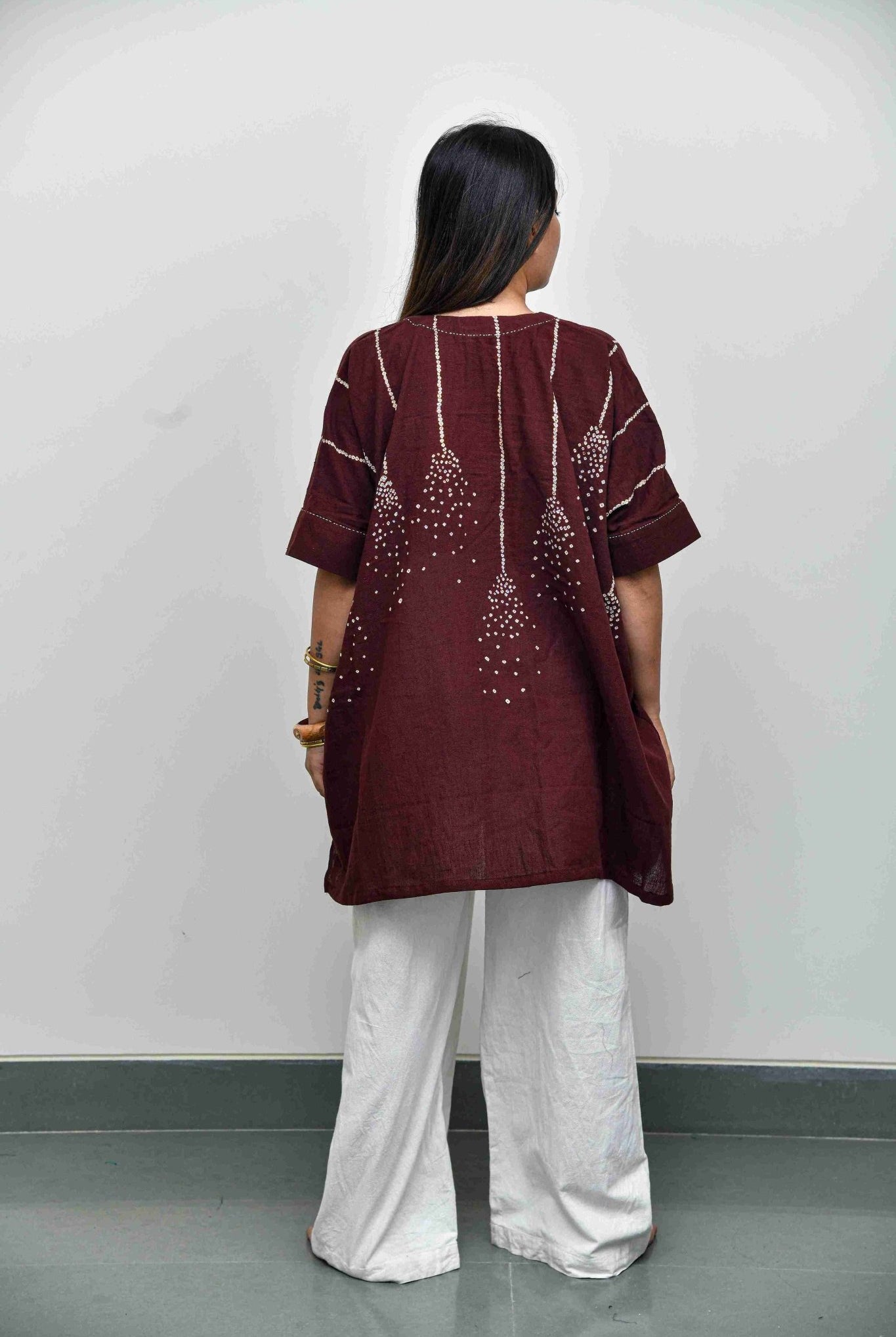 Cocoa Distorted Line Top - CiceroniTopsYD Aashiya