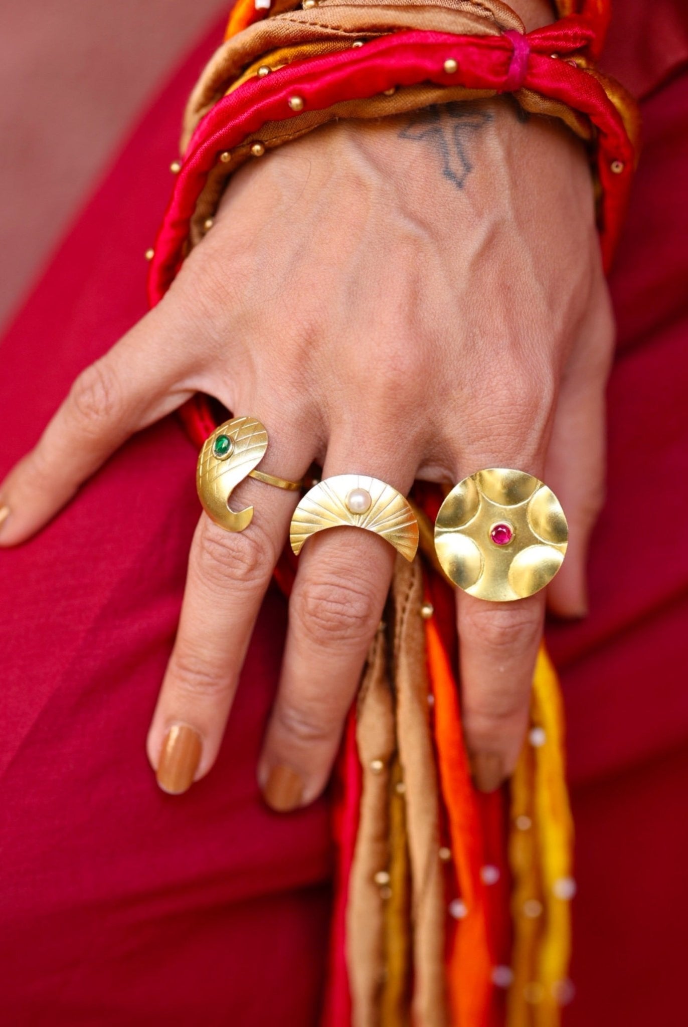 Crescent Ring - CiceroniRingsBy Nirjari