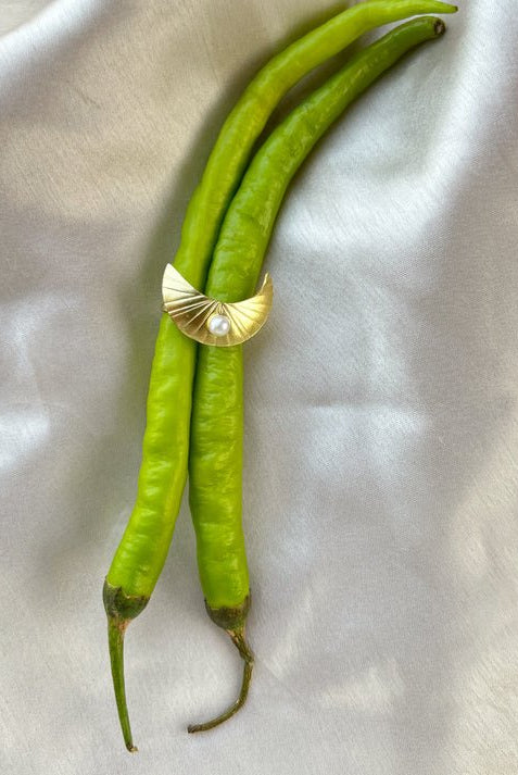 Crescent Ring - CiceroniRingsBy Nirjari